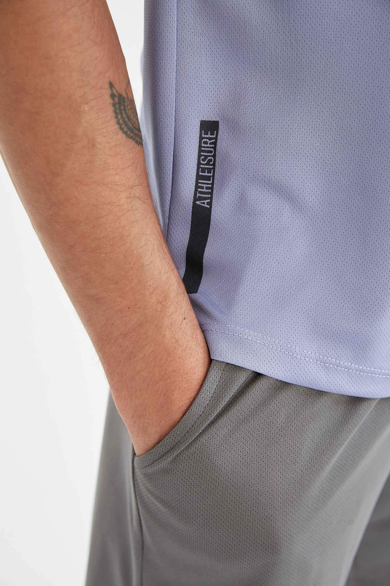 Slim Fit Bisiklet Yaka Kamuflaj Desenli Kısa Kollu Teknik Kumaşlı Spor Tişört