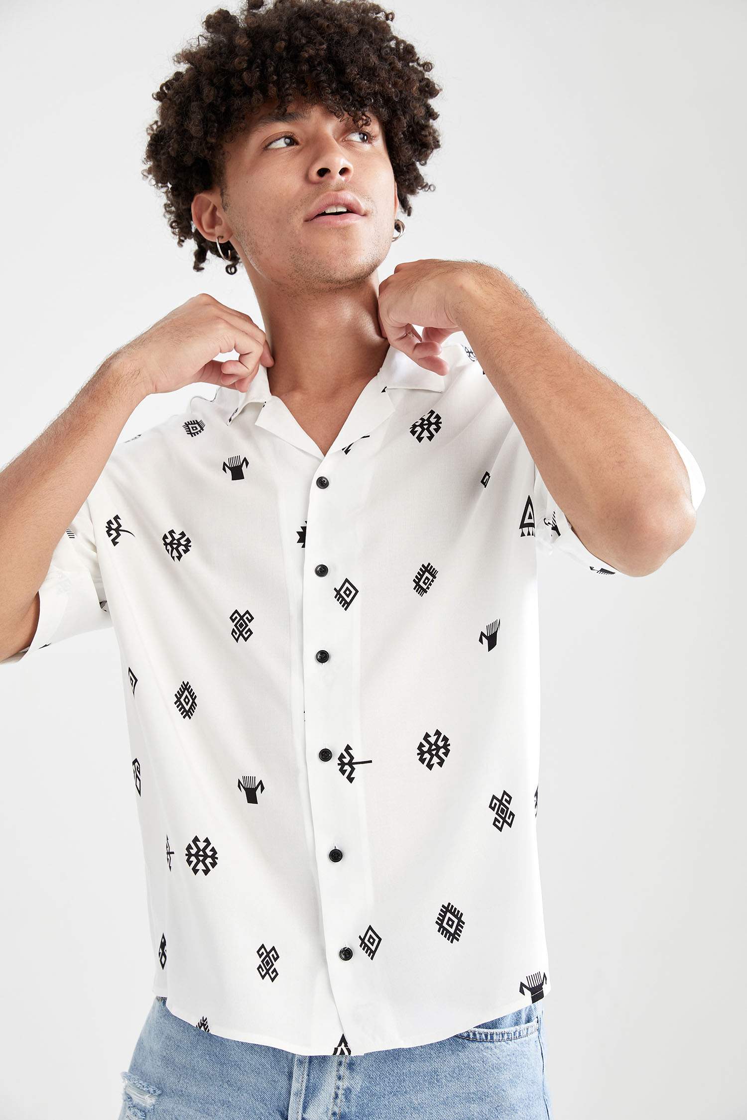 Oversize Fit Desenli Kısa Kollu Viskon Gömlek