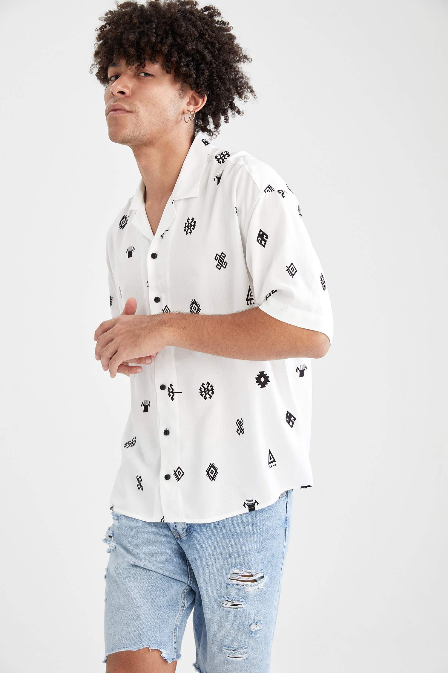Oversize Fit Desenli Kısa Kollu Viskon Gömlek