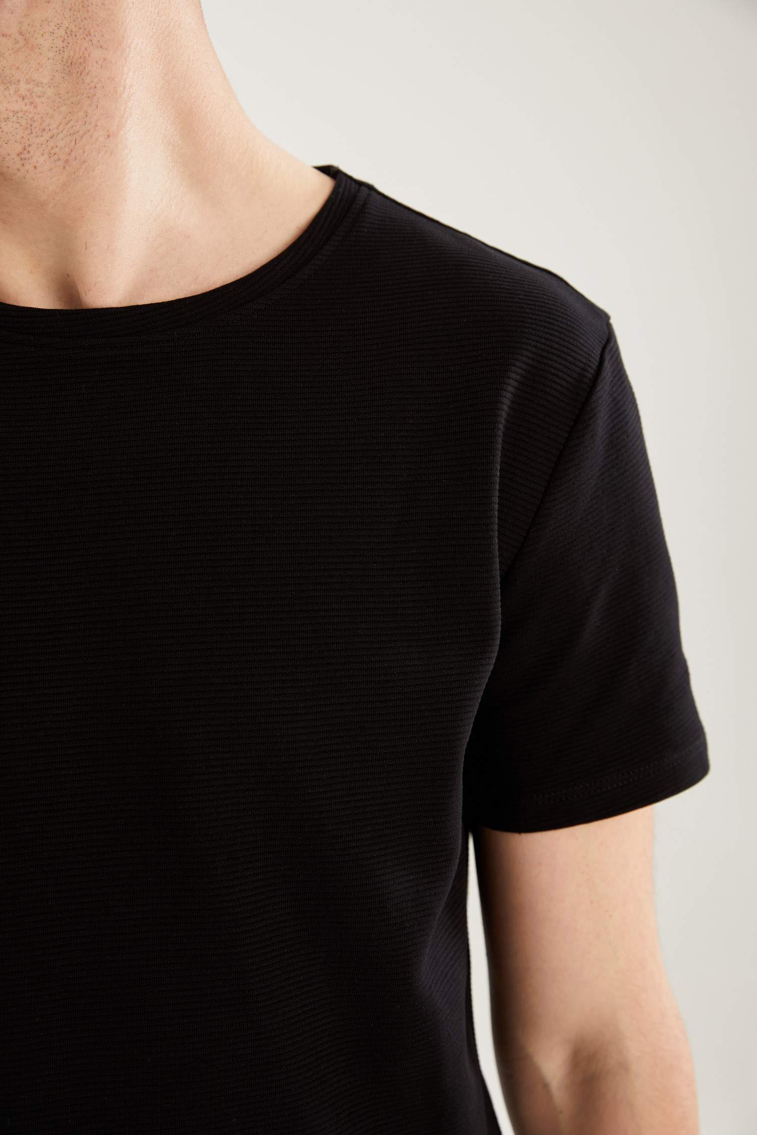 Slim Fit Bisiklet Yaka Basic Tişört