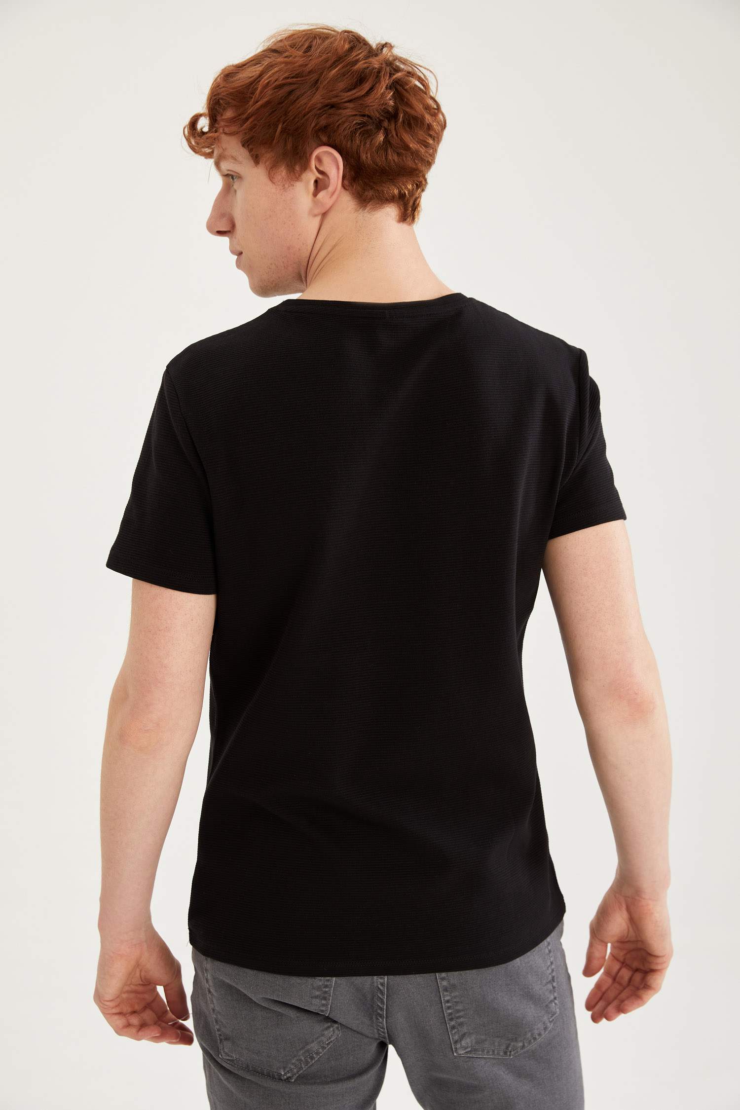 Slim Fit Bisiklet Yaka Basic Tişört
