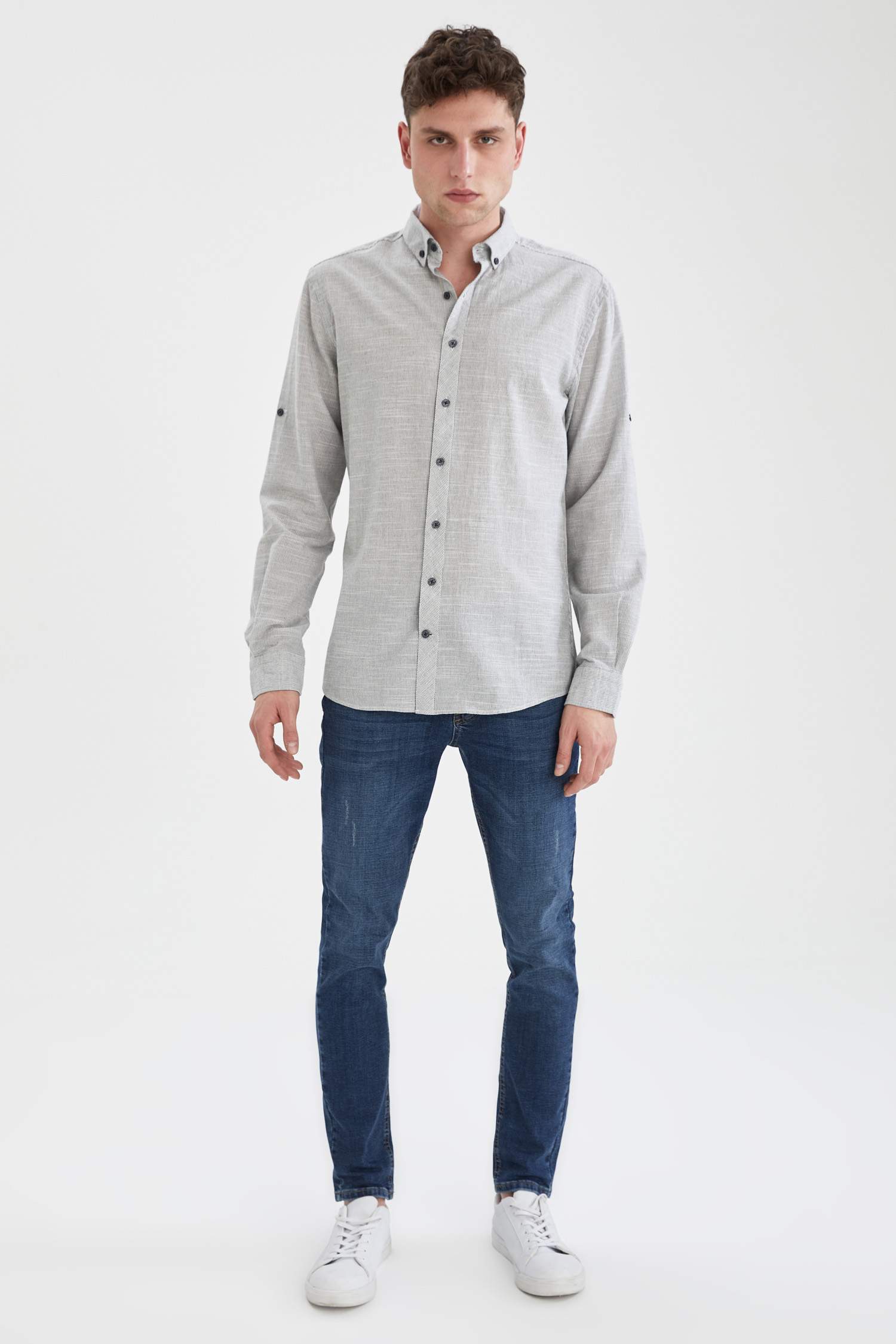 Slim Fit Düğmeli Yaka Poplin Uzun Kollu Gömlek