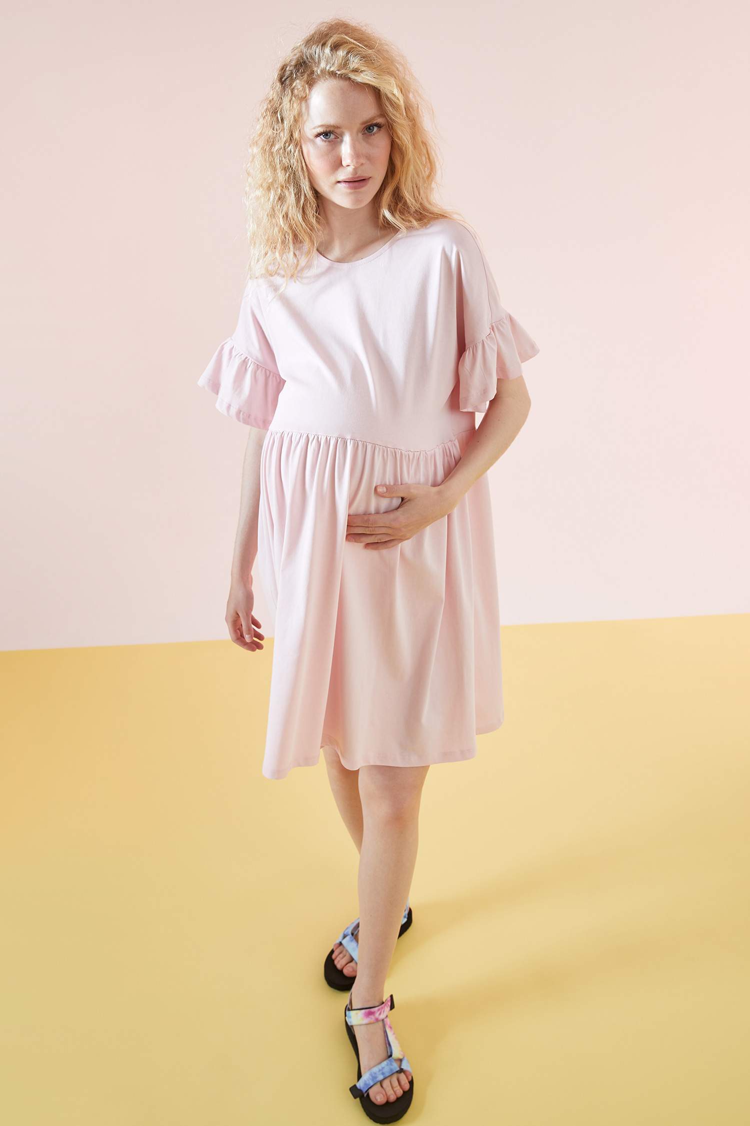Oversize Fit Volan Detaylı Kısa Kollu Yazlık Hamile Elbisesi