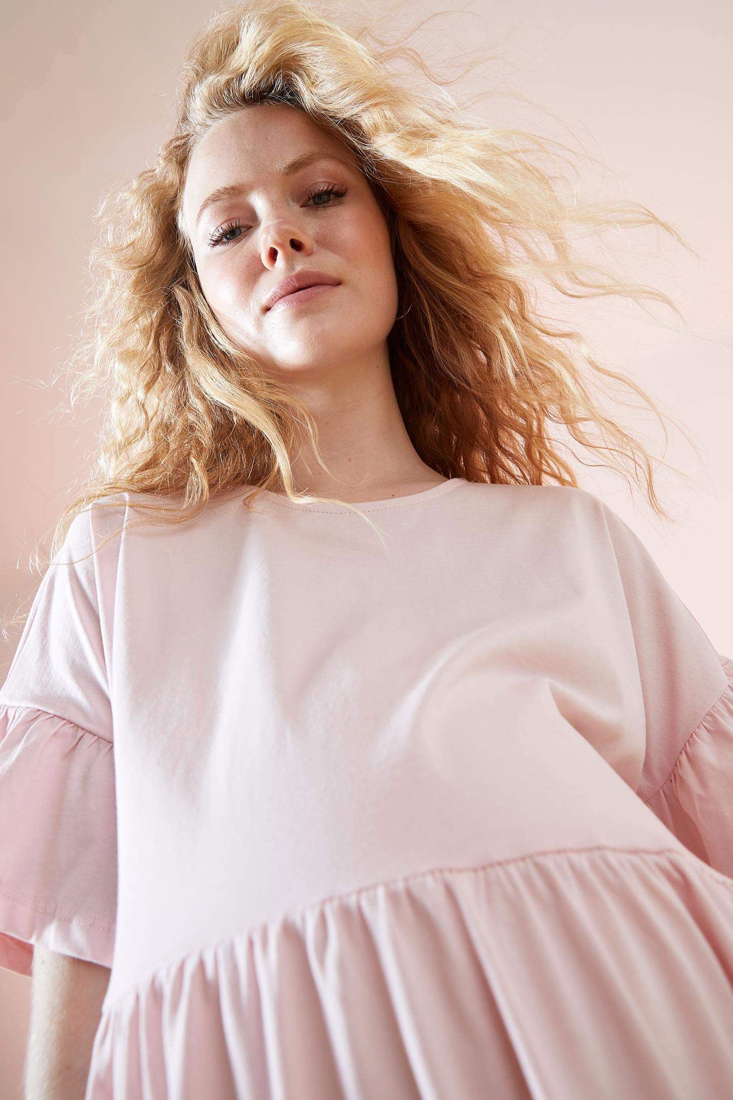 Oversize Fit Volan Detaylı Kısa Kollu Yazlık Hamile Elbisesi