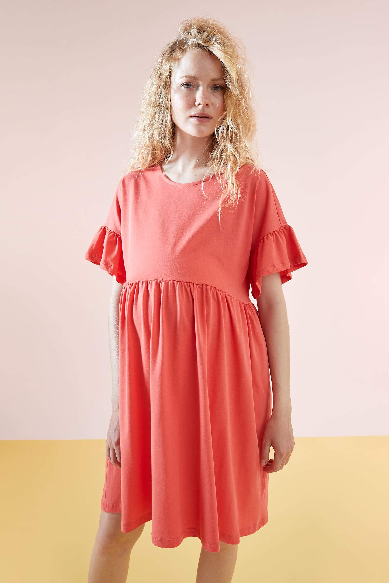 Oversize Fit Volan Detaylı Kısa Kollu Yazlık Hamile Elbisesi