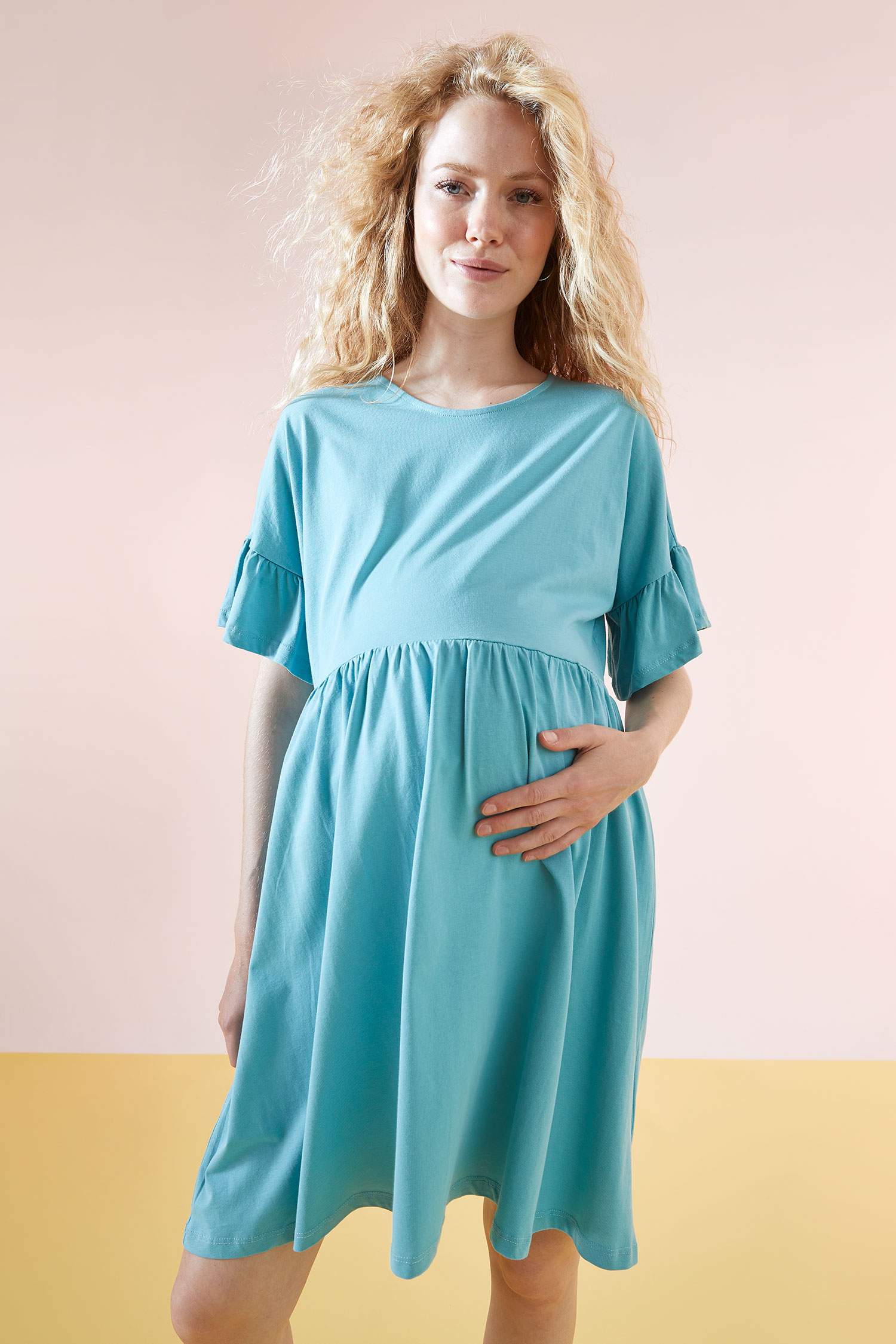 Oversize Fit Volan Detaylı Kısa Kollu Yazlık Hamile Elbisesi