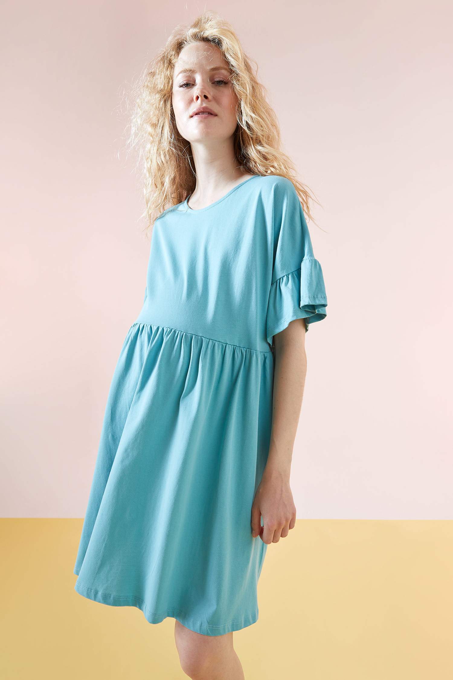 Oversize Fit Volan Detaylı Kısa Kollu Yazlık Hamile Elbisesi