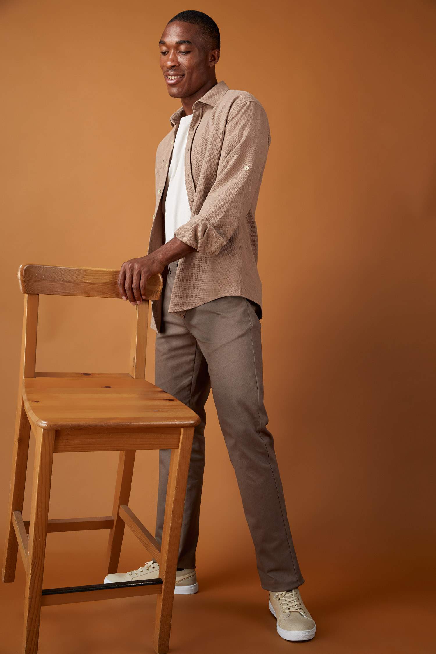 Regular Fit Basic Chino Pantolon