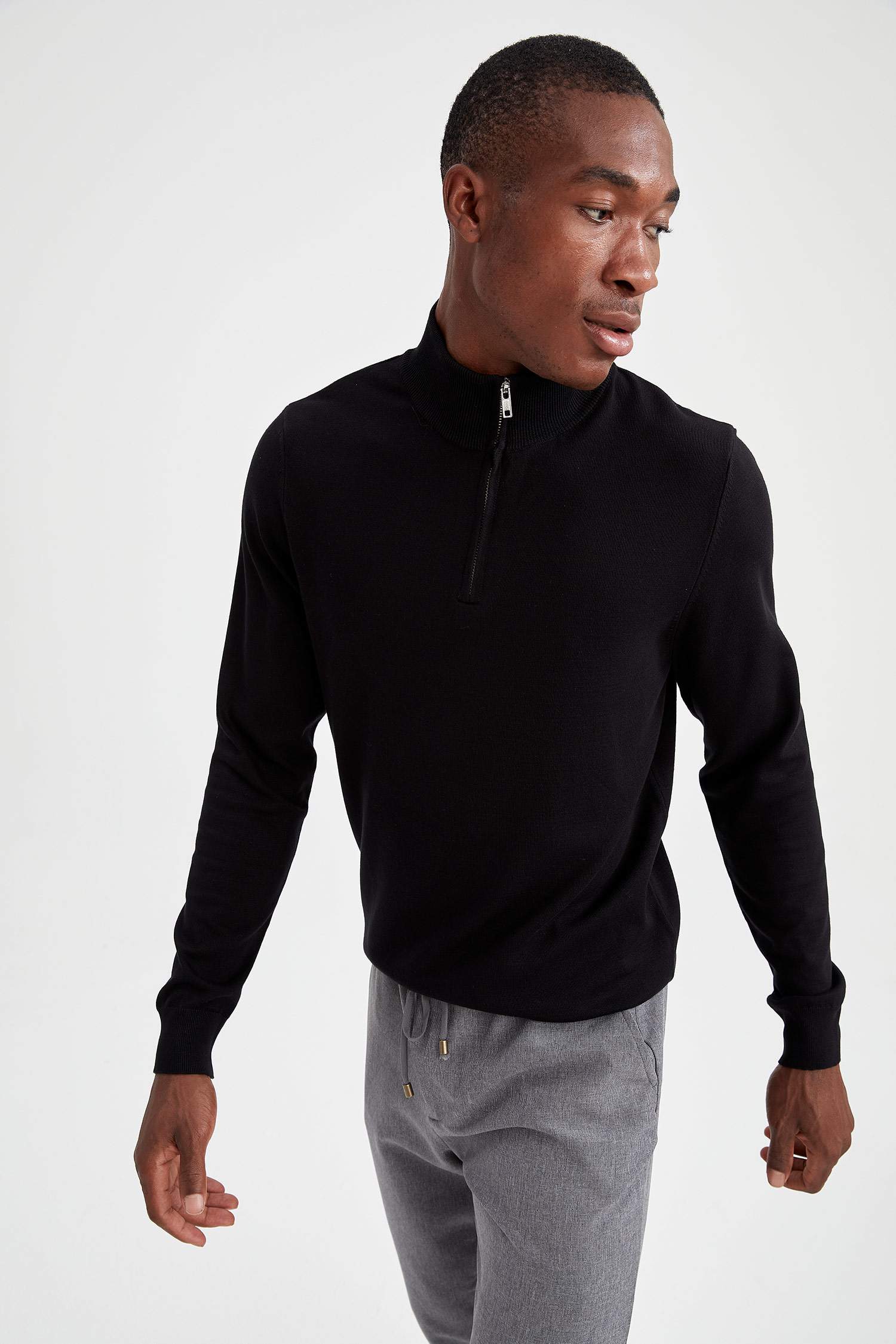 Slim Fit Yarım Balıkçı Fermuarlı Yaka Triko Kazak