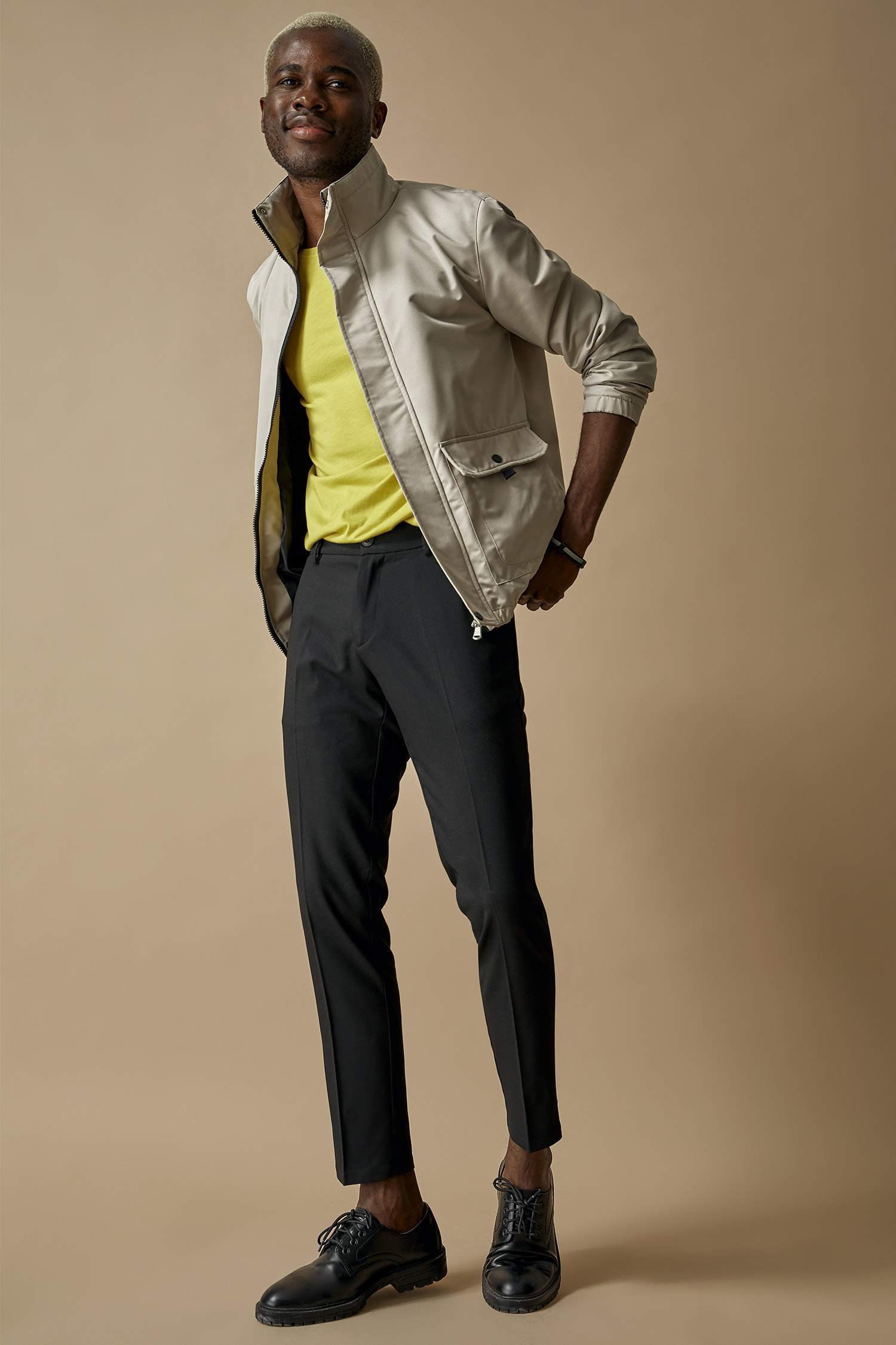 Dik Yaka Slim Fit Cep Detaylı Mont