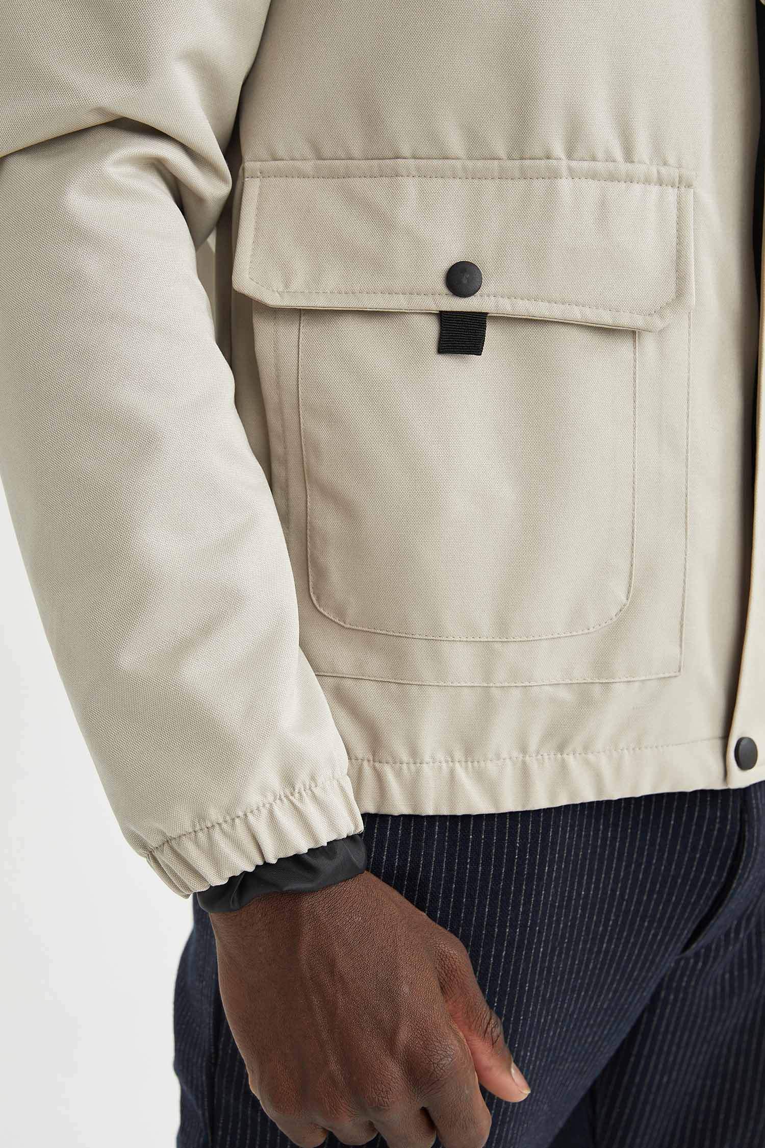 Dik Yaka Slim Fit Cep Detaylı Mont