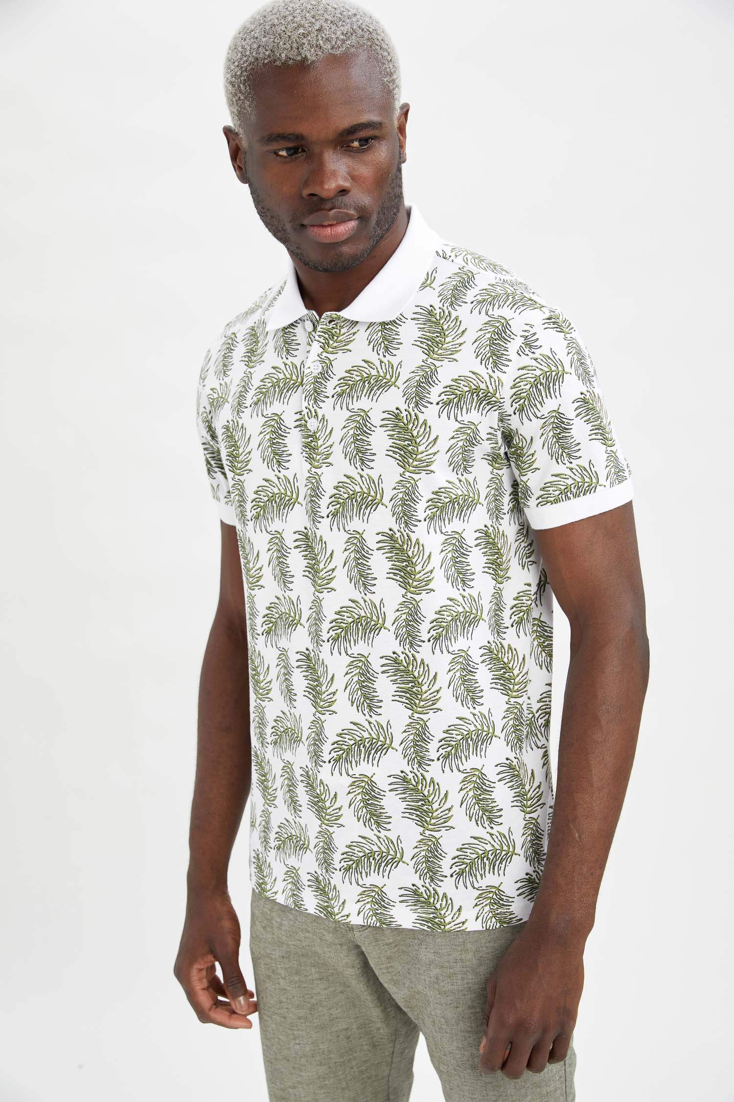 Slim Fit Polo Yaka Floral Desenli Kısa Kollu Tişört