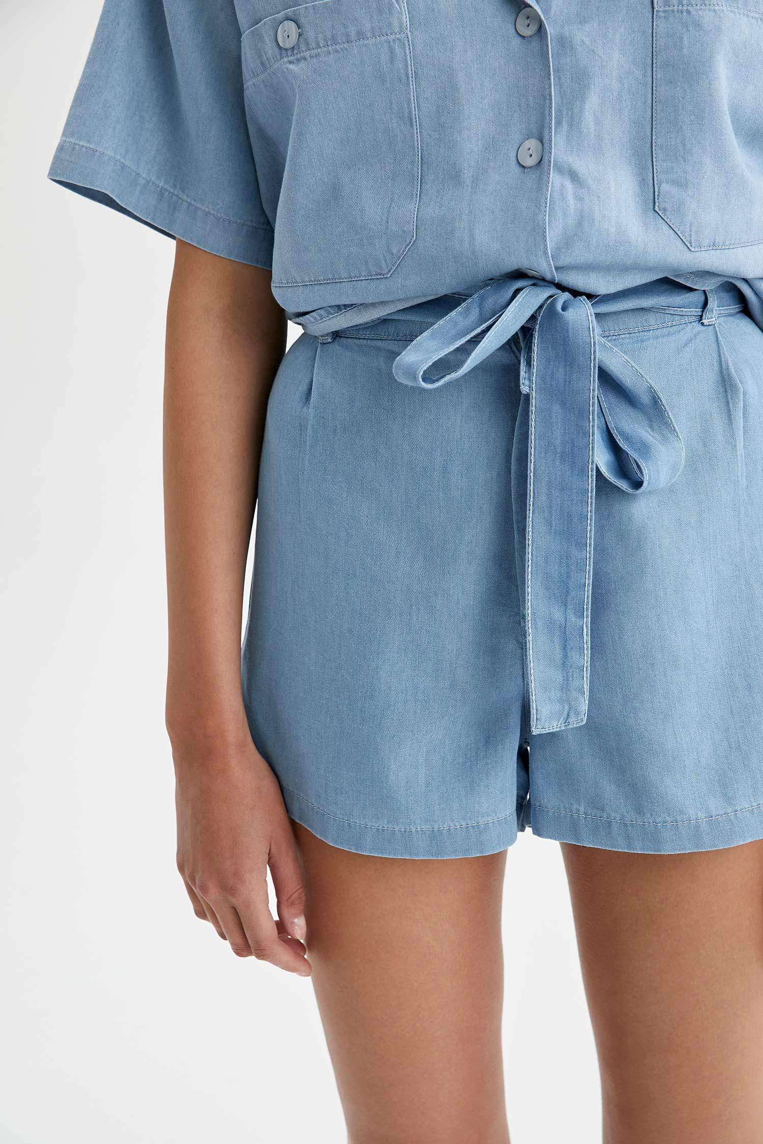 Yüksek Bel Kuşaklı Relax Fit Tencel Mini Şort