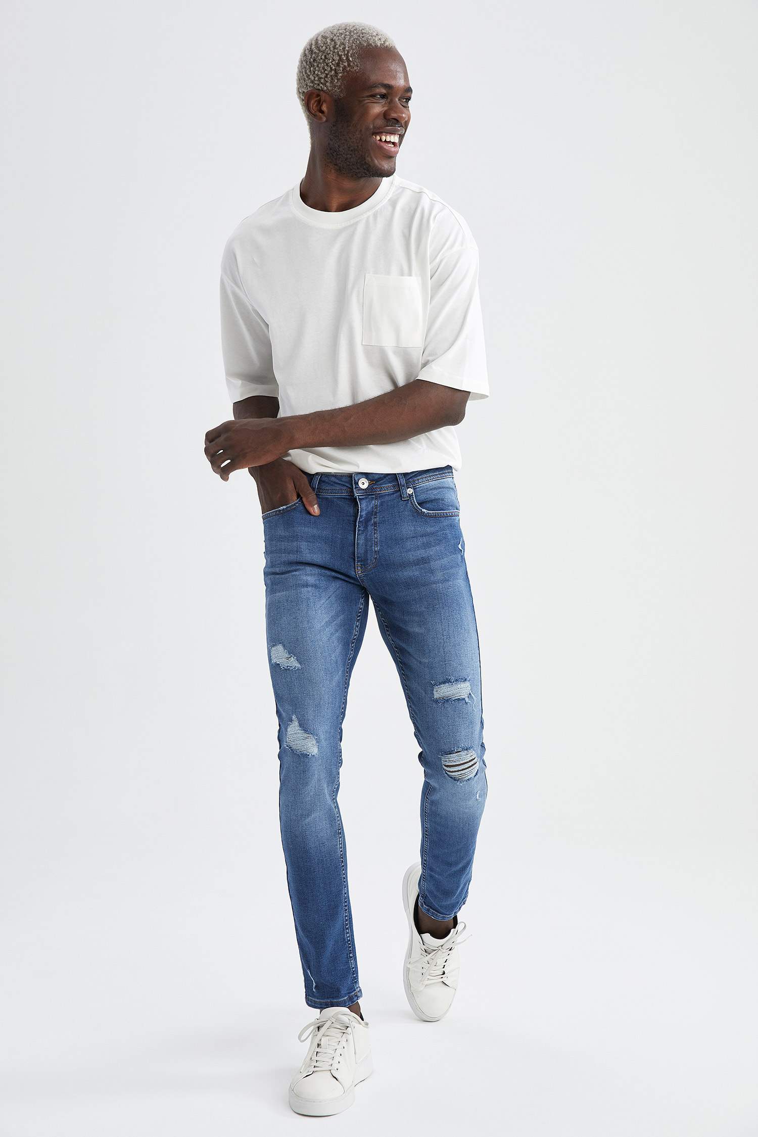 Carlo Skinny Fit Normal Bel Dar Paça Yırtık Detaylı Jean Pantolon