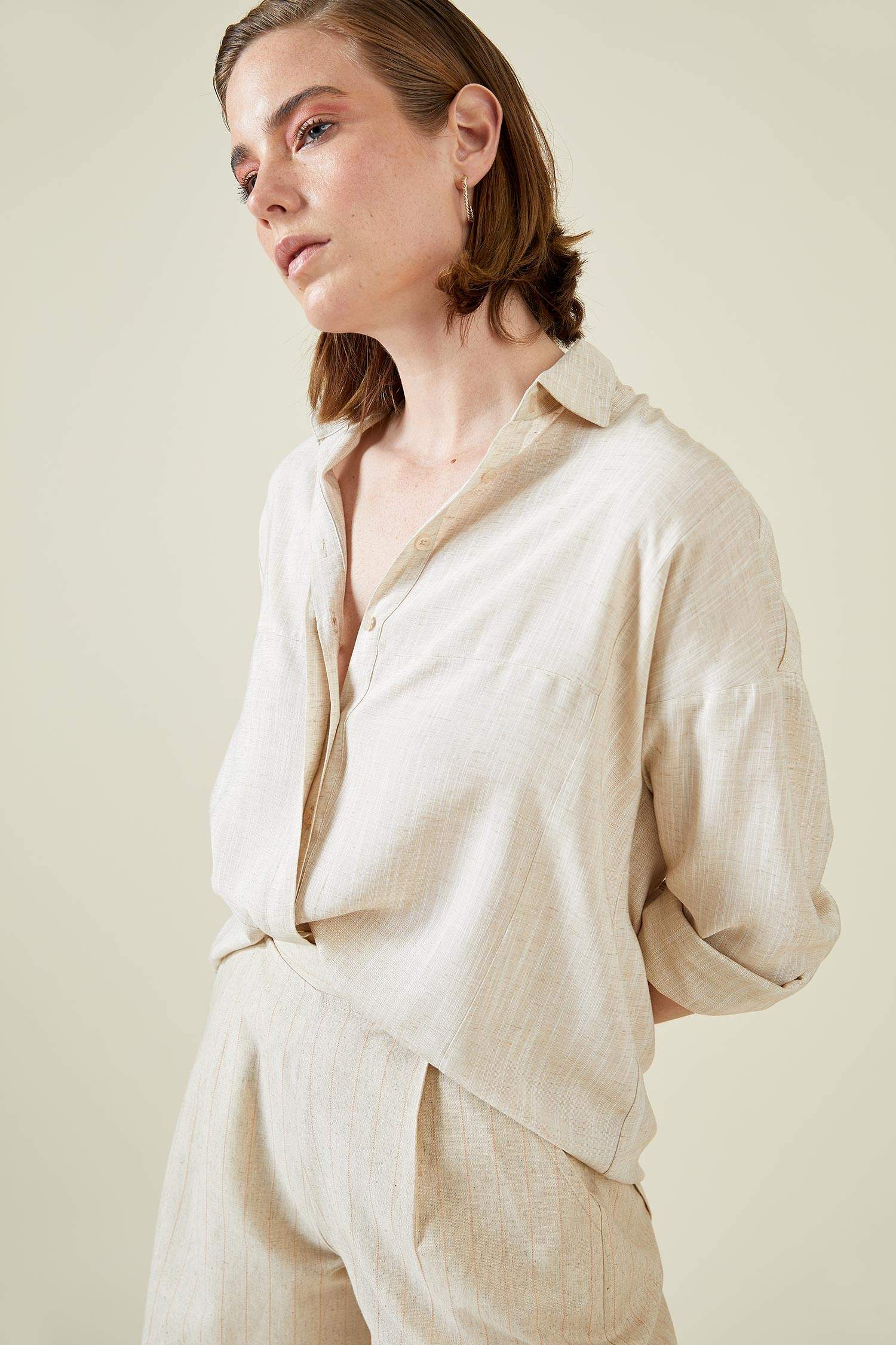 Basic Oversize Fit Keten Görünümlü Uzun Kollu Gömlek