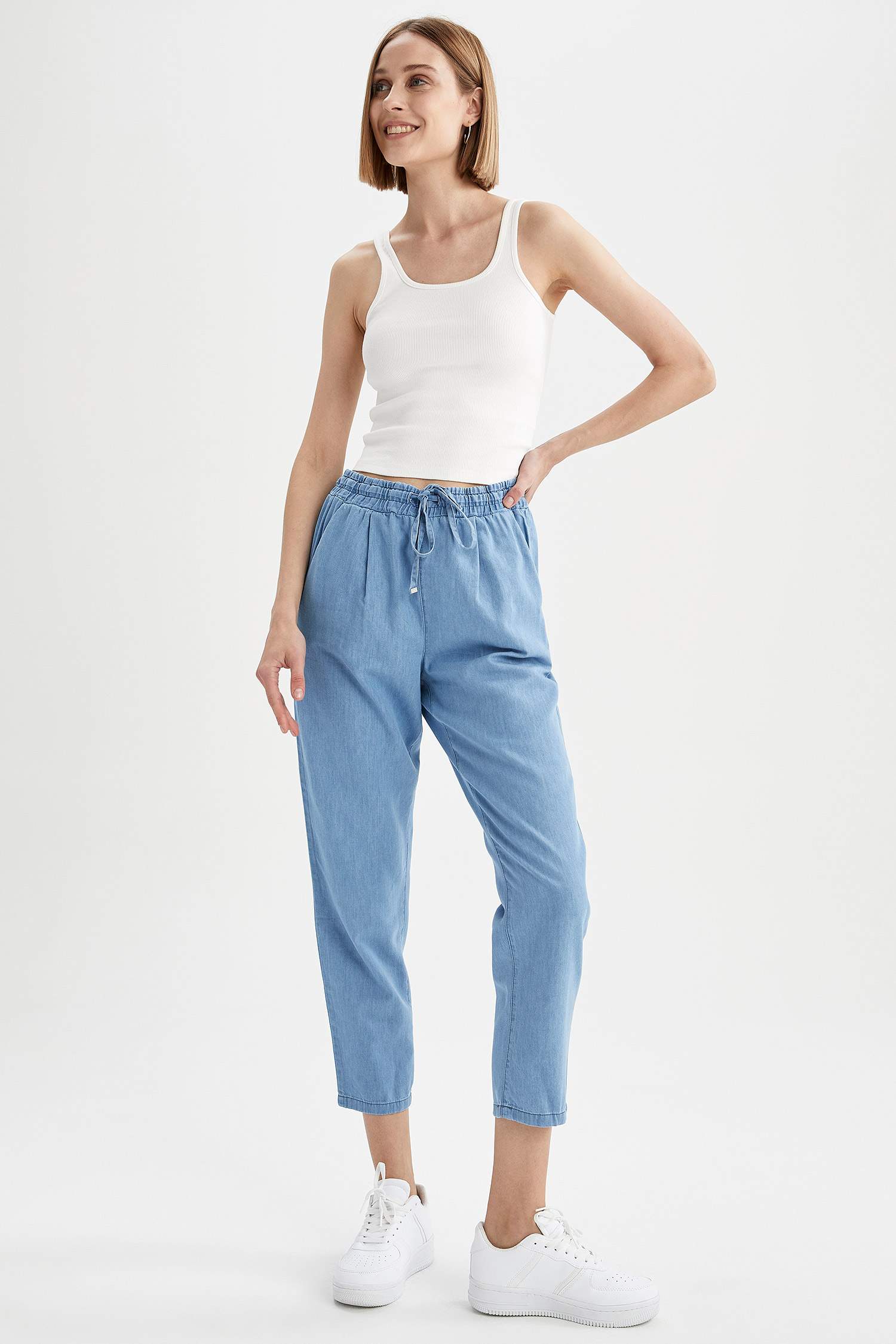 Organik Pamuklu Kare Yaka Slim Fit Crop Atlet