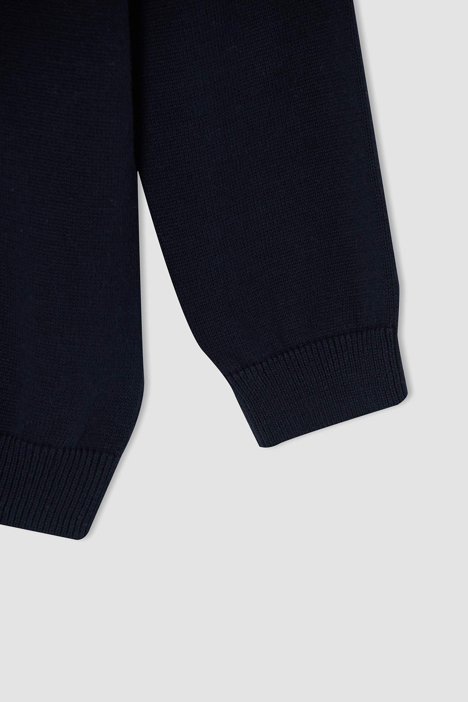 Erkek Çocuk Regular Fit Yarım Balıkçı Yaka Renk Bloklu Triko Kazak