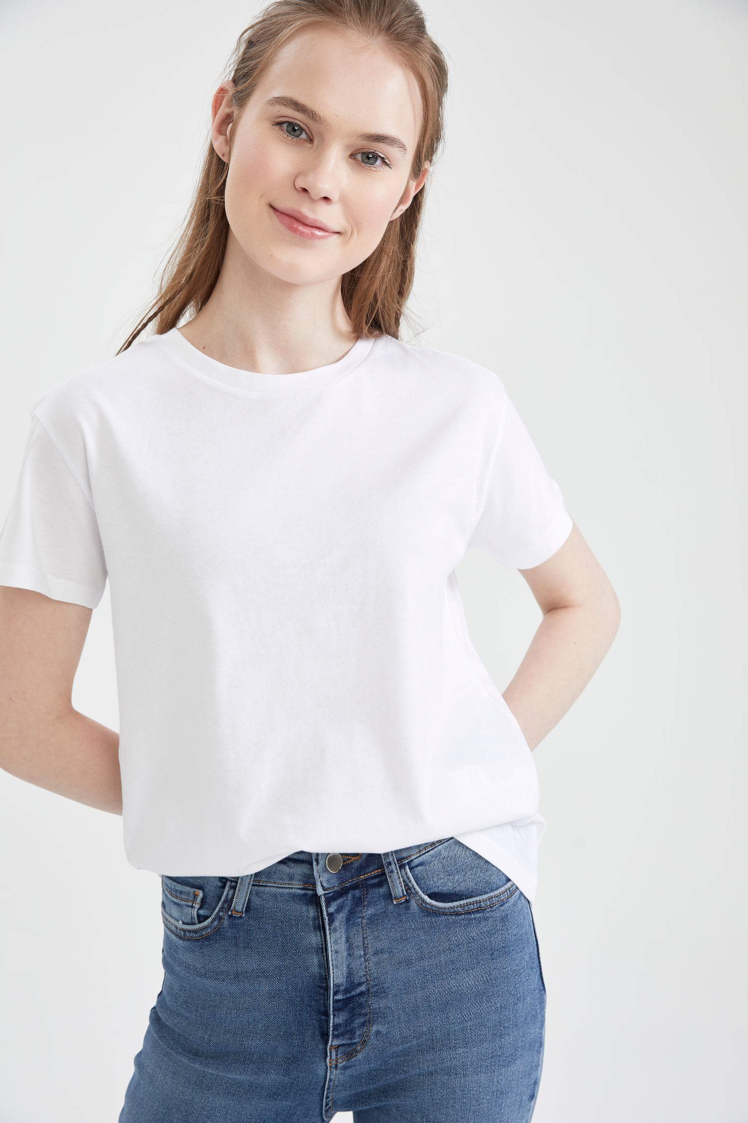 Regular Fit V Yaka ve Bisiklet Yaka 2'li Tişört Seti