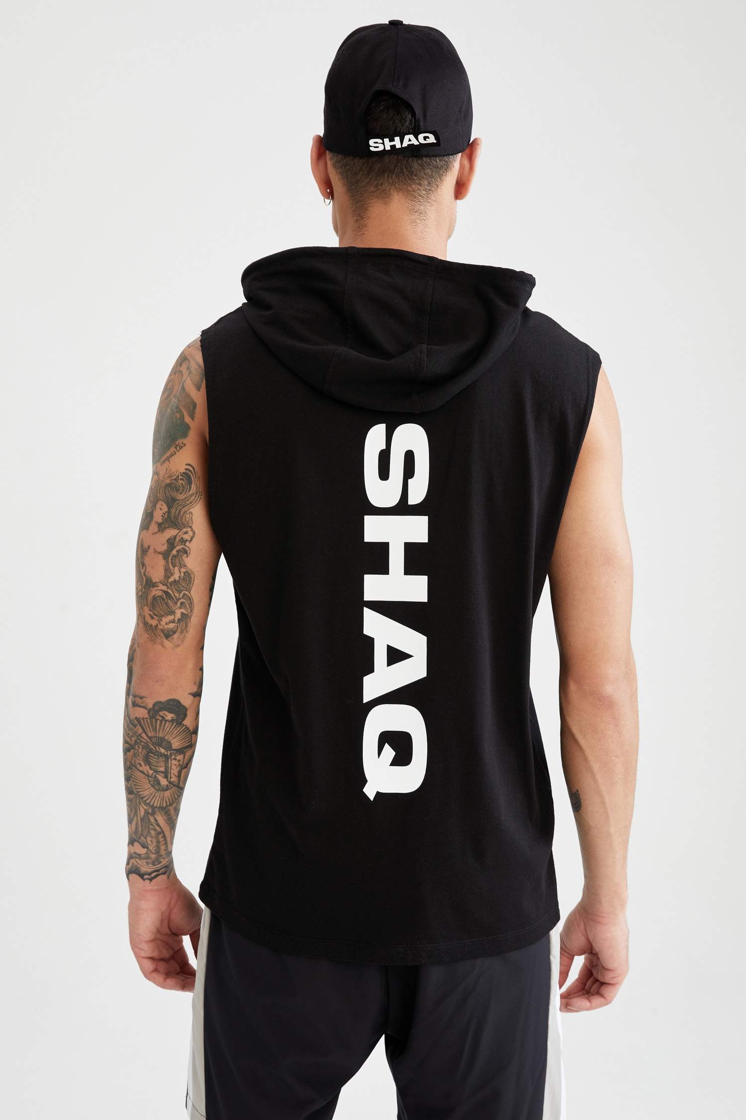 Shaquille O'Neal Lisanslı Slim Fit Kapüşonlu Sırt Baskılı Spor Kolsuz Tişört