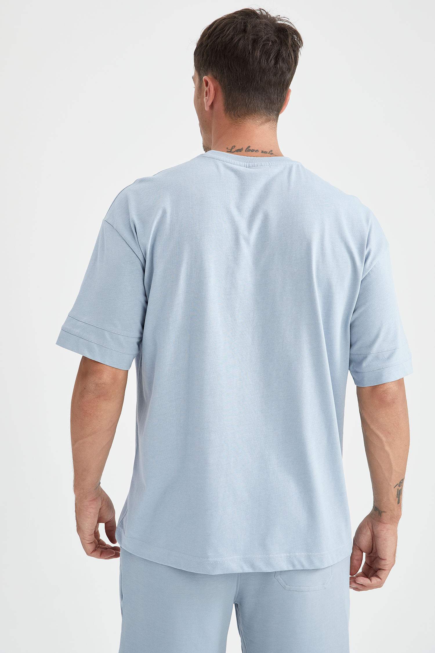 Oversize Fit Bisiklet Yaka Basic Kısa Kollu Tişört