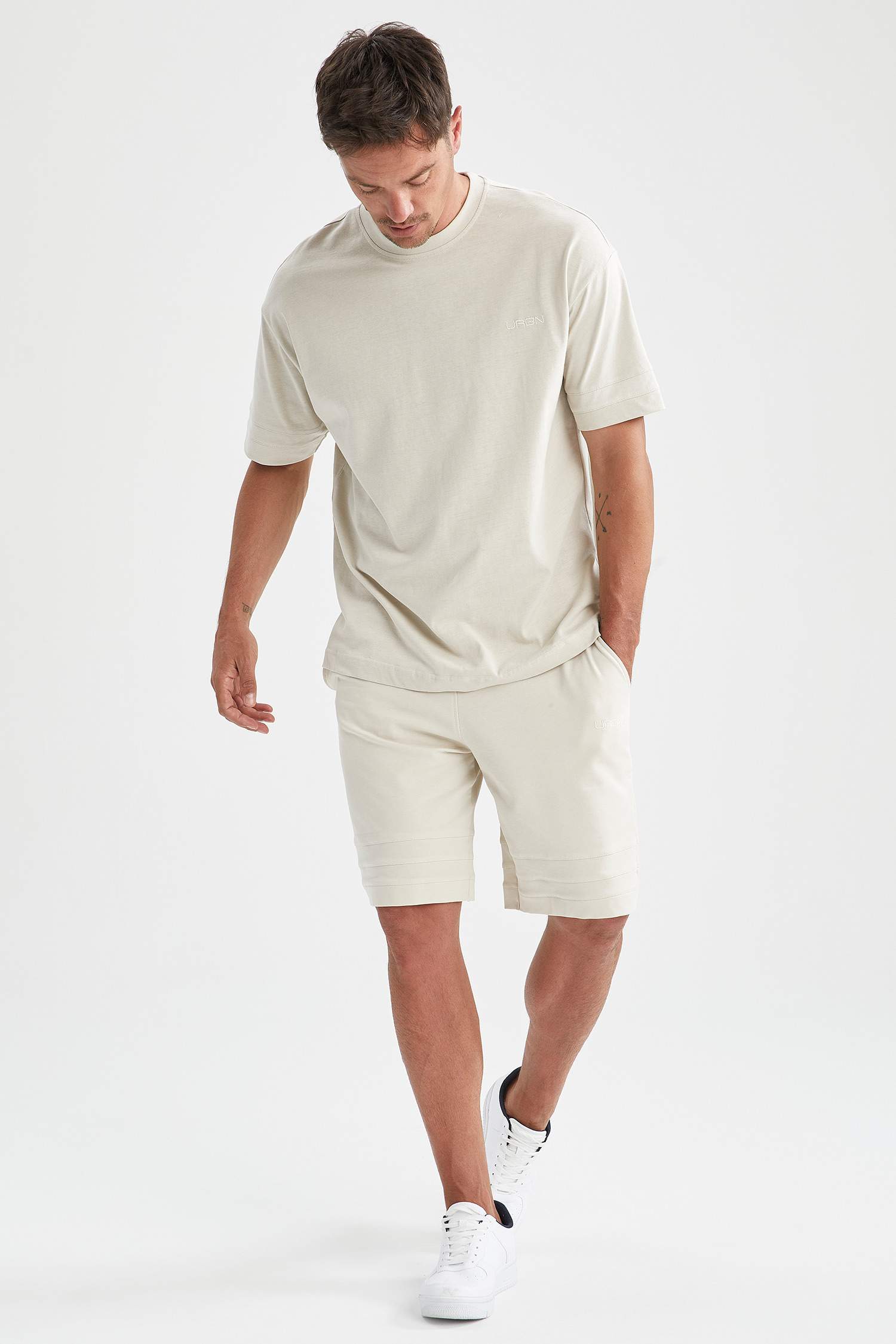 Oversize Fit Bisiklet Yaka Basic Kısa Kollu Tişört