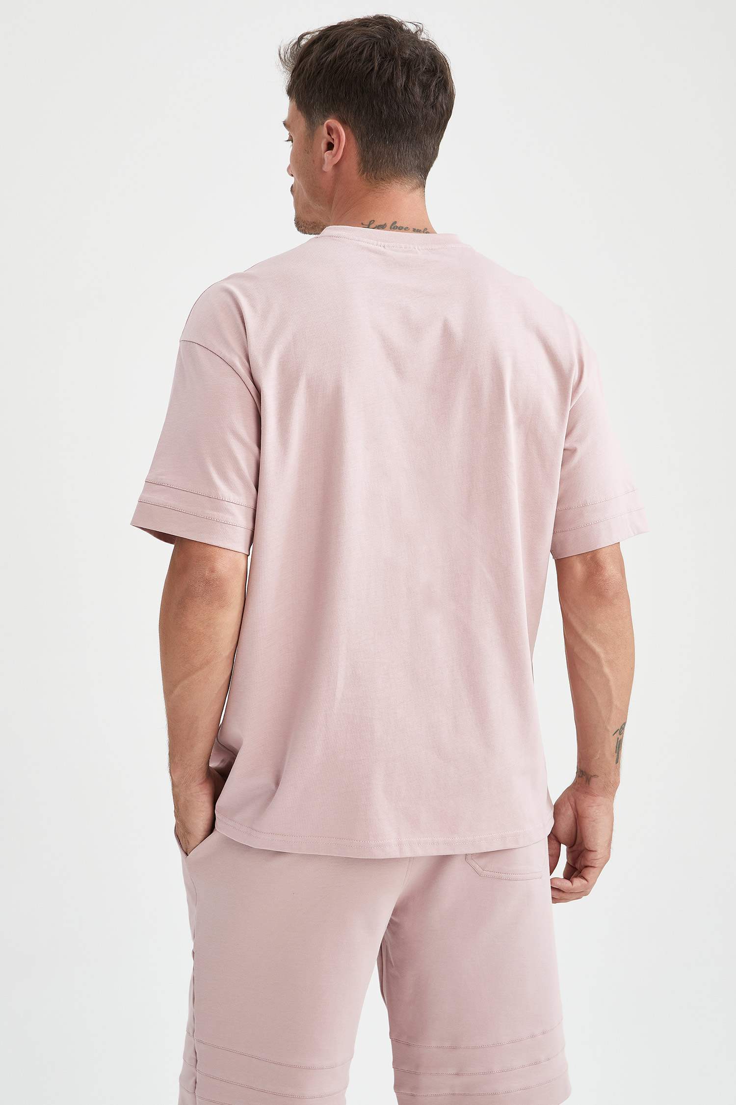 Oversize Fit Bisiklet Yaka Basic Kısa Kollu Tişört