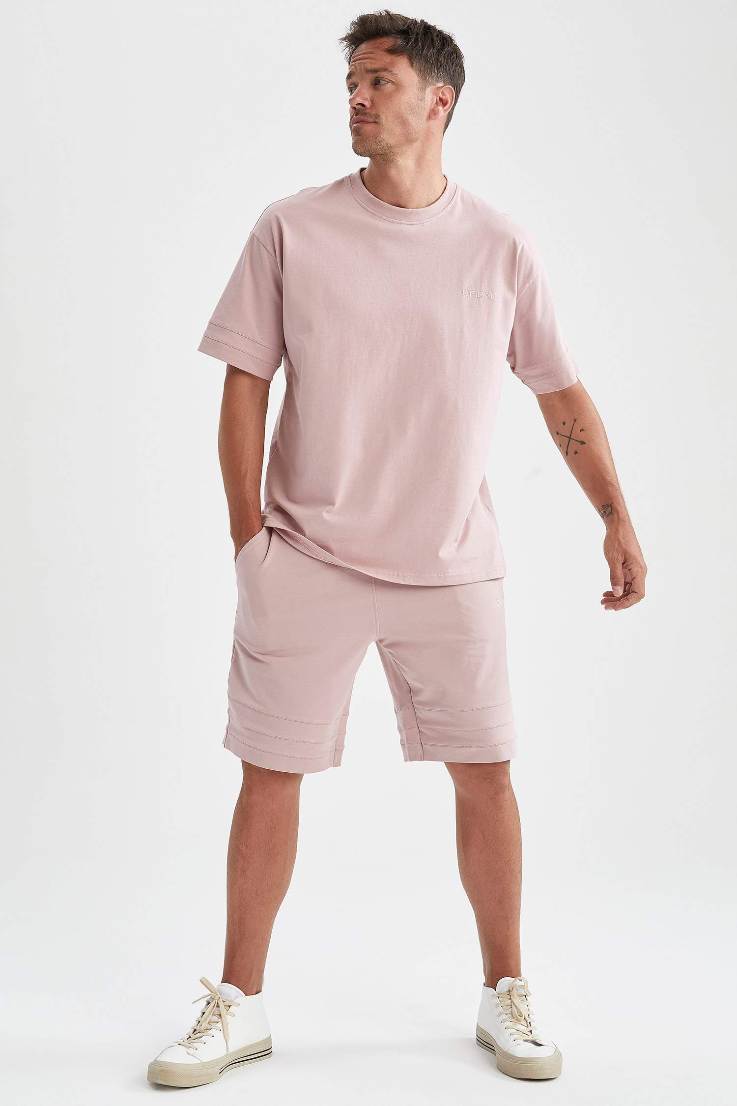 Oversize Fit Bisiklet Yaka Basic Kısa Kollu Tişört