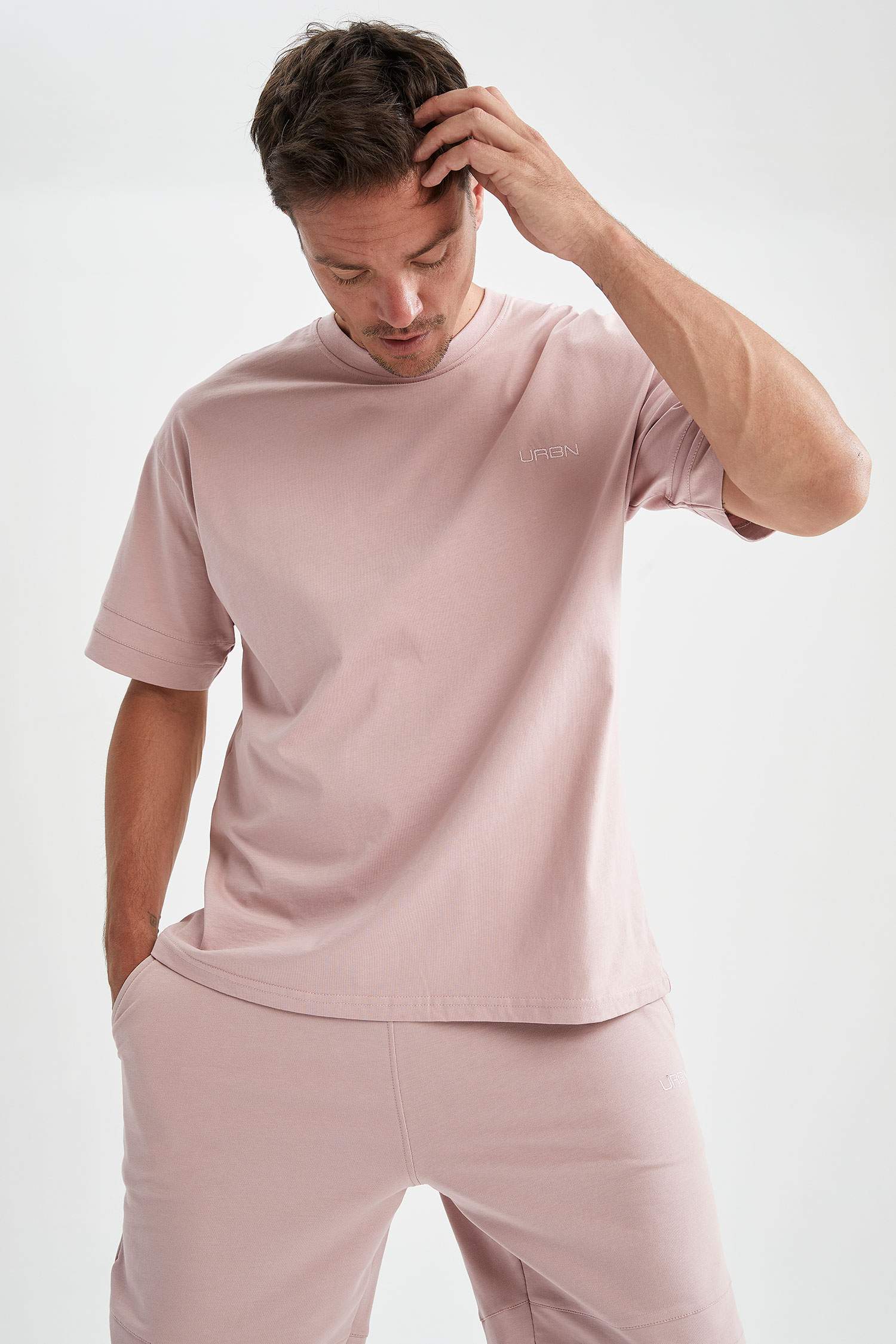 Oversize Fit Bisiklet Yaka Basic Kısa Kollu Tişört