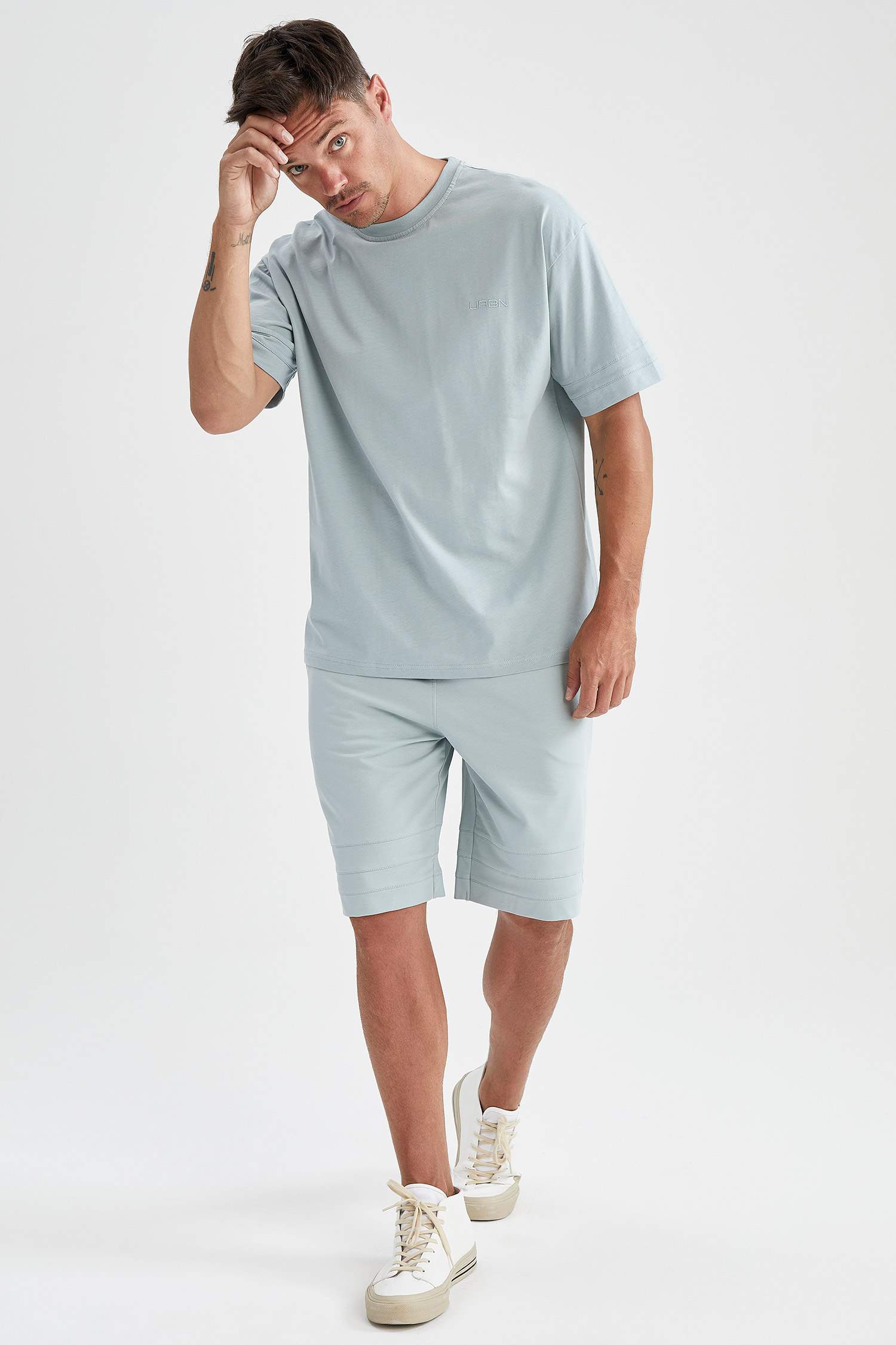 Oversize Fit Bisiklet Yaka Basic Kısa Kollu Tişört
