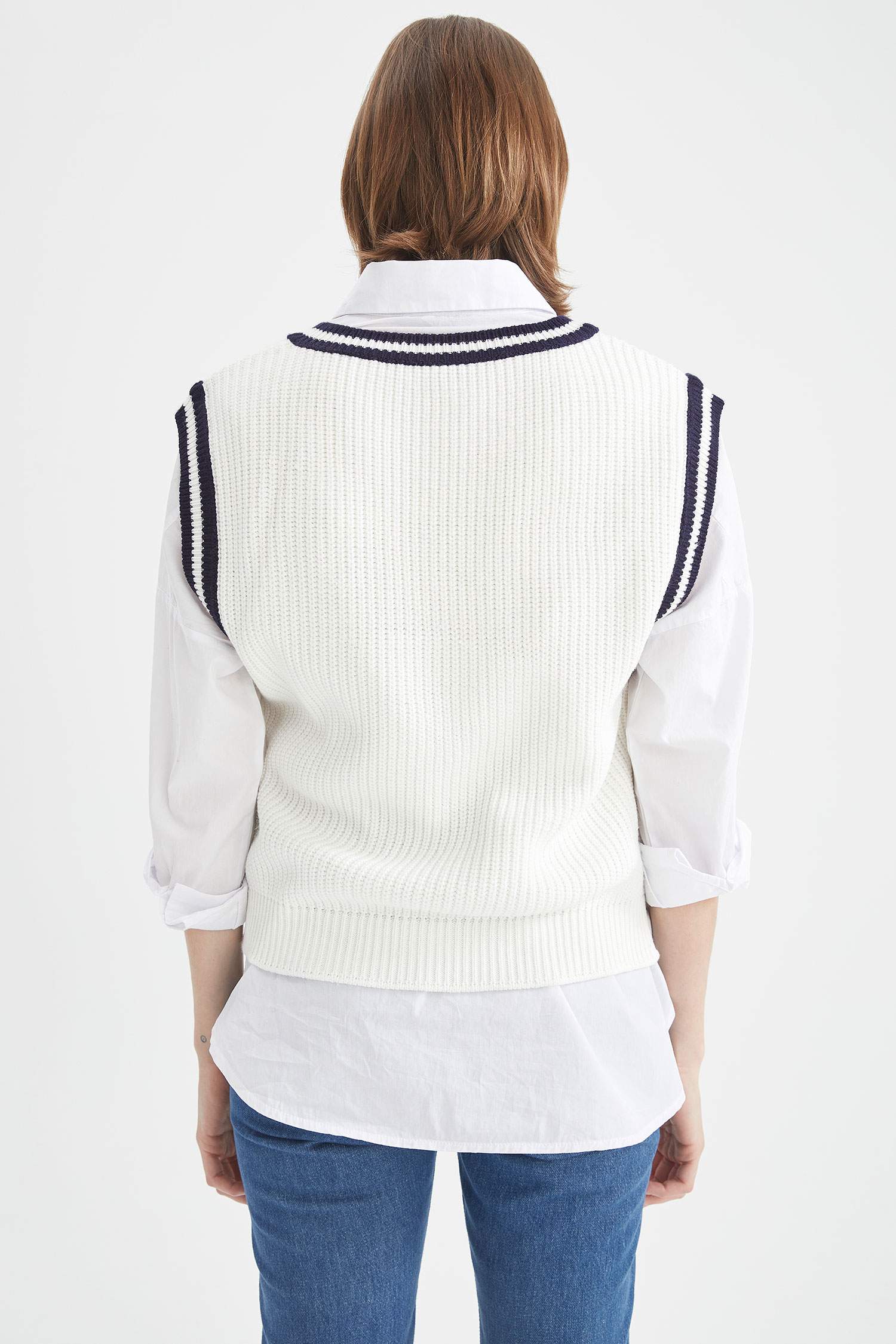 Şerit Detaylı V Yaka Oversize Fit Triko Süveter