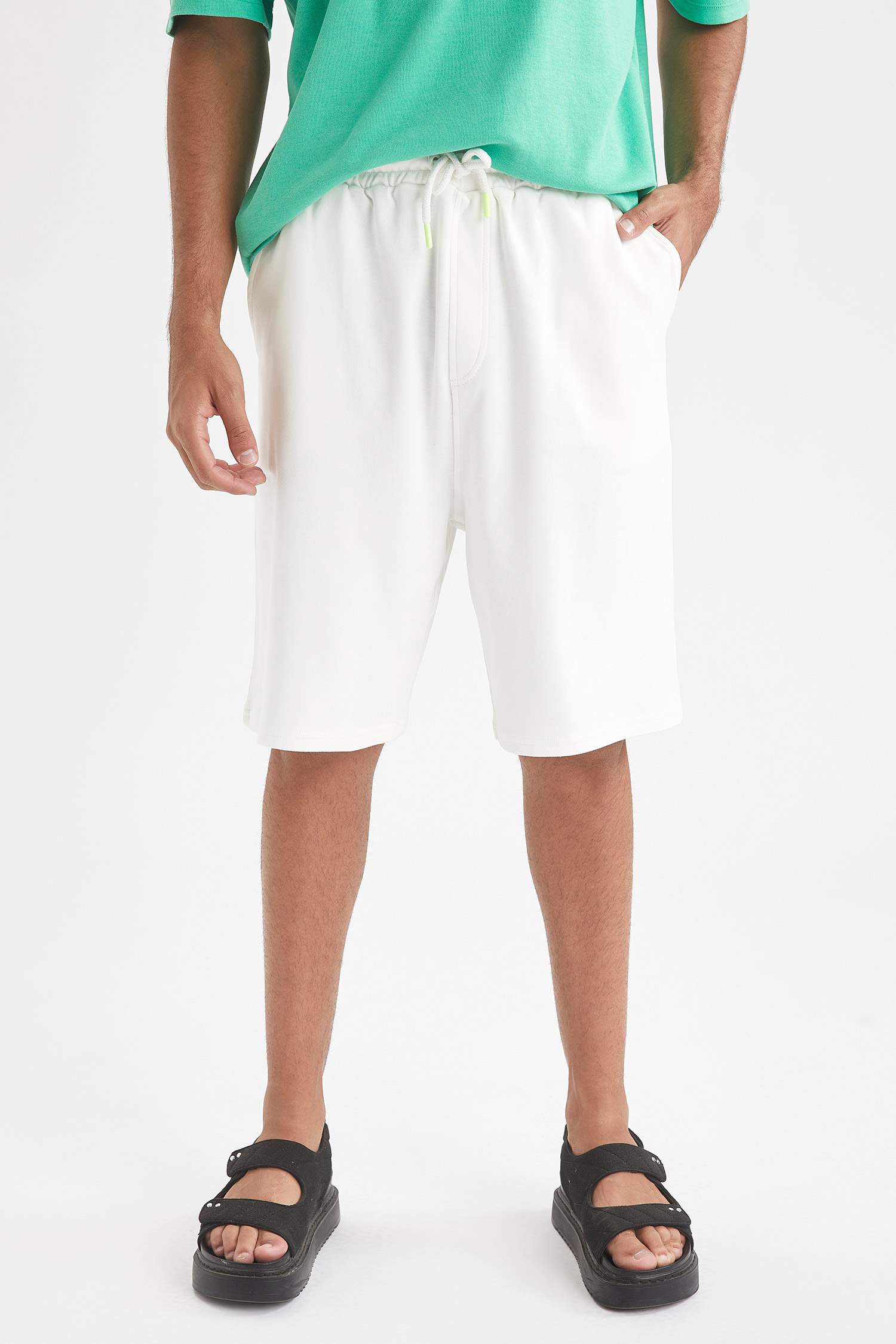 Regular Fit Beli Bağcıklı Basic Şort