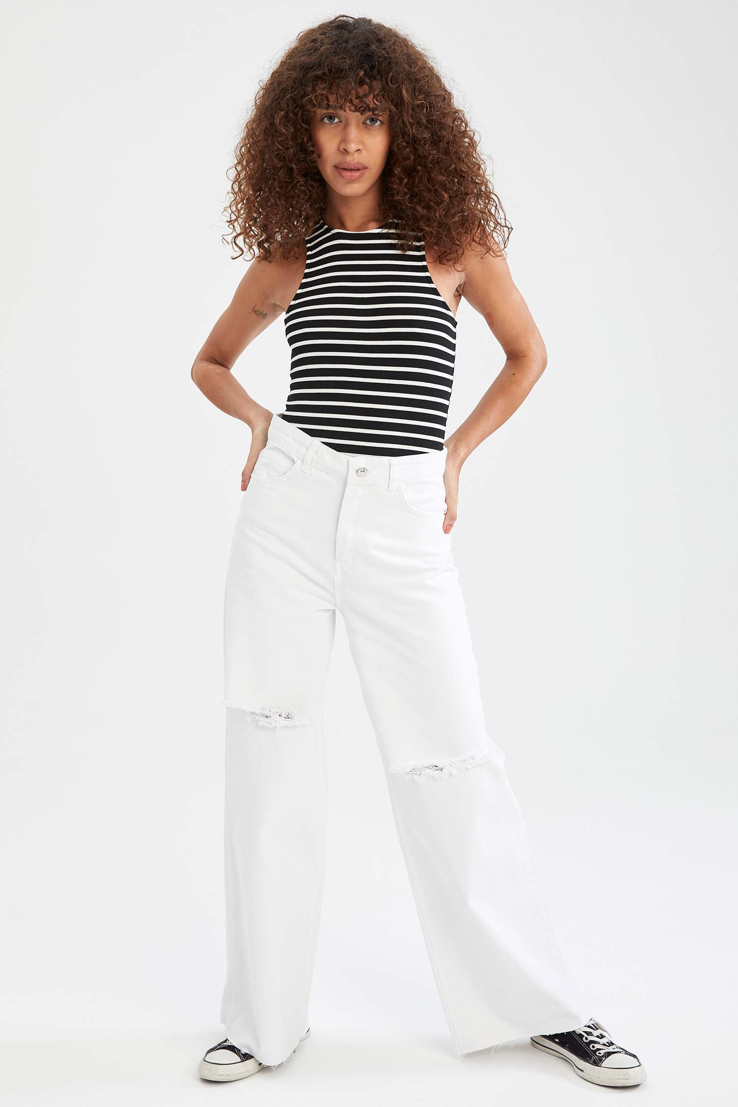 Halter Yaka Çizgili Çıtçıtlı Body