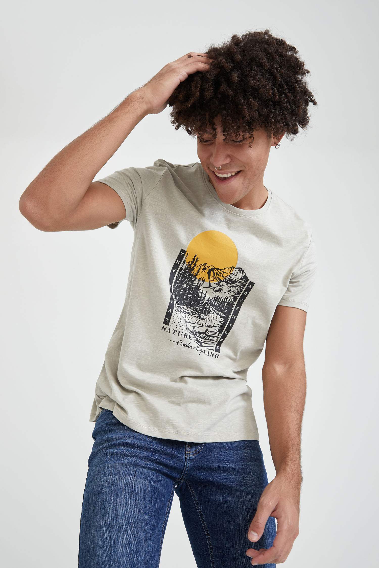 Slim Fit Bisiklet Yaka Baskılı Kısa Kollu Tişört