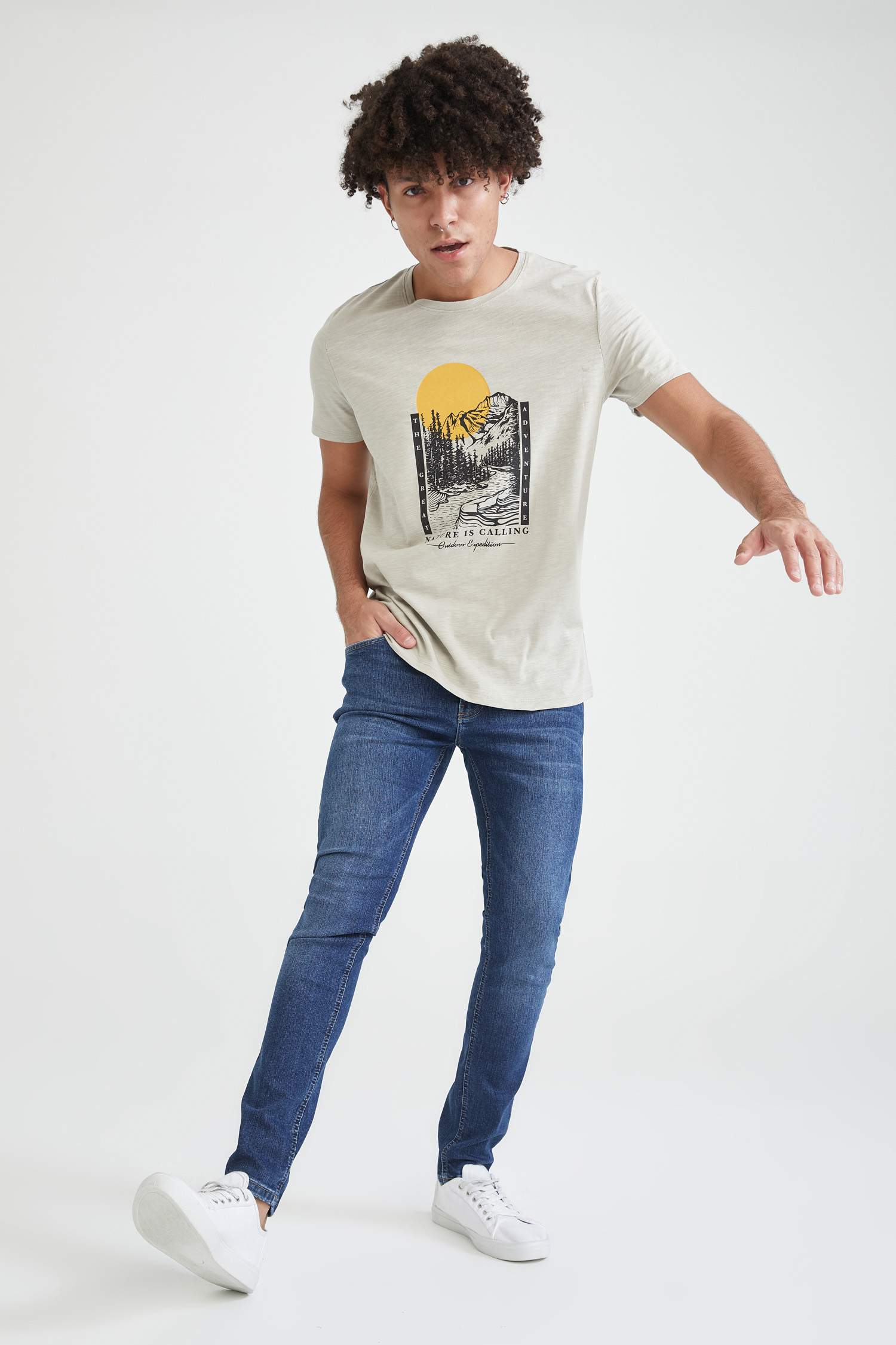 Slim Fit Bisiklet Yaka Baskılı Kısa Kollu Tişört