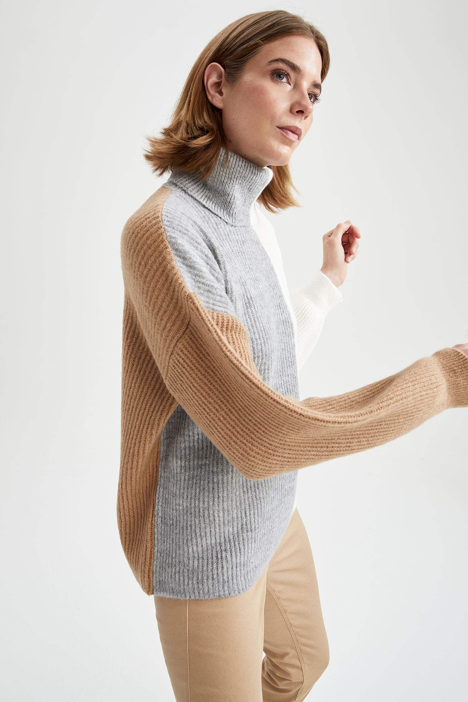 Geometrik Renk Bloklu Balıkçı Yaka Oversize Fit Ekstra Yumuşak Triko Tunik