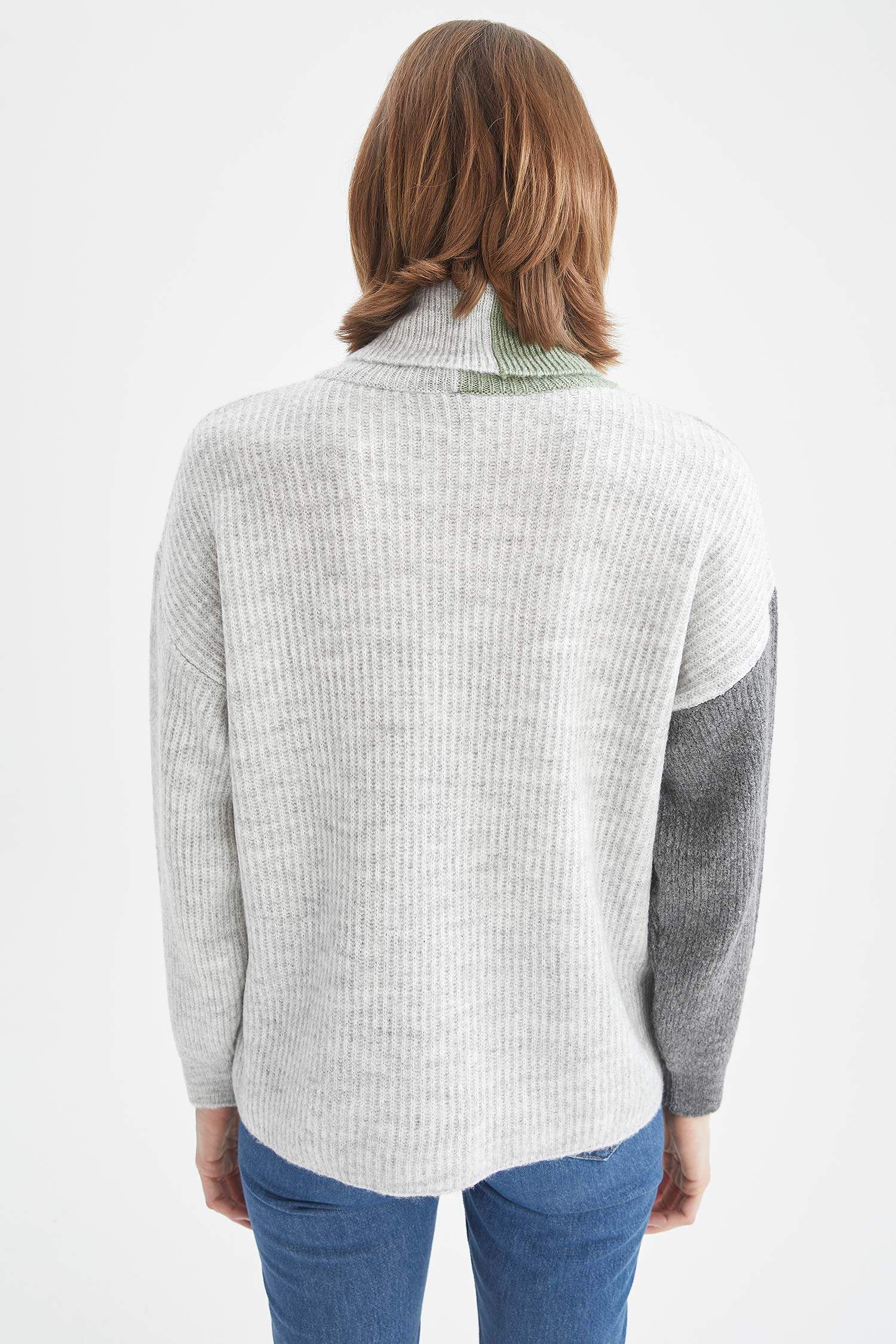 Geometrik Renk Bloklu Balıkçı Yaka Oversize Fit Ekstra Yumuşak Triko Tunik