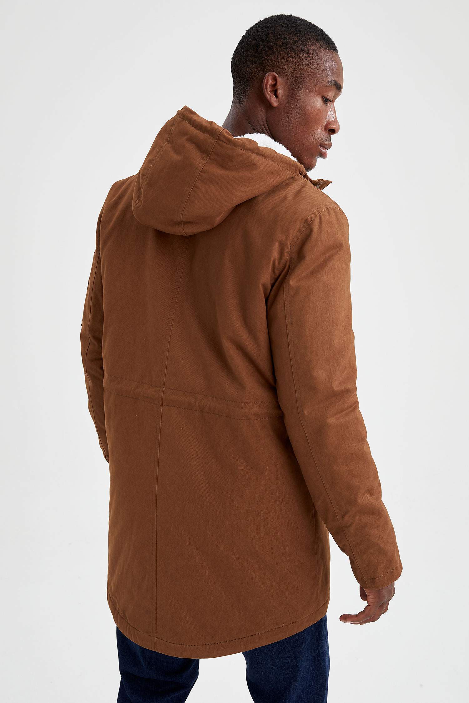 Oversize Fit Kapüşonlu İçi Yumuşak Tüylü Kalın Mont