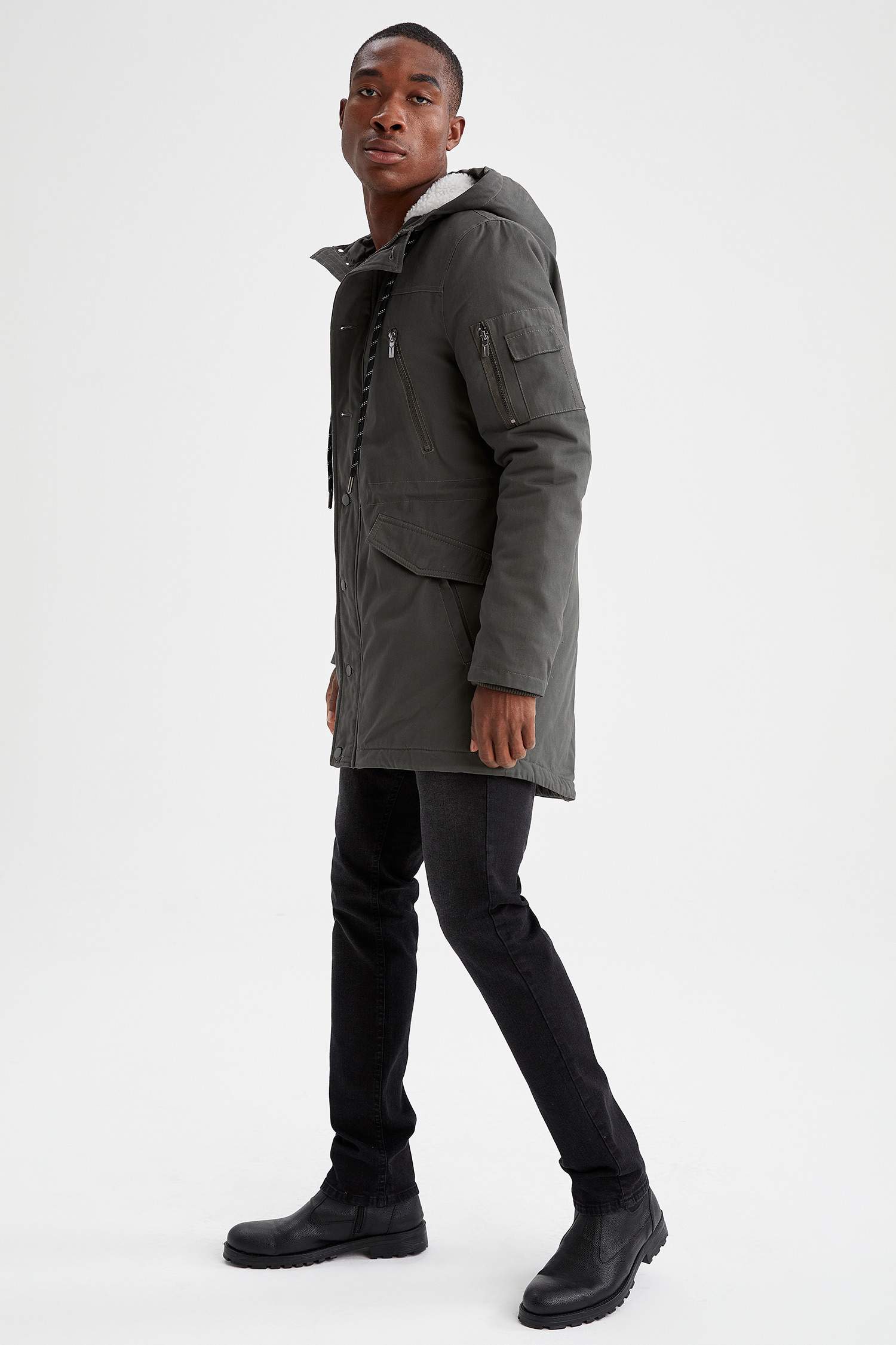 Oversize Fit Kapüşonlu İçi Yumuşak Tüylü Kalın Mont