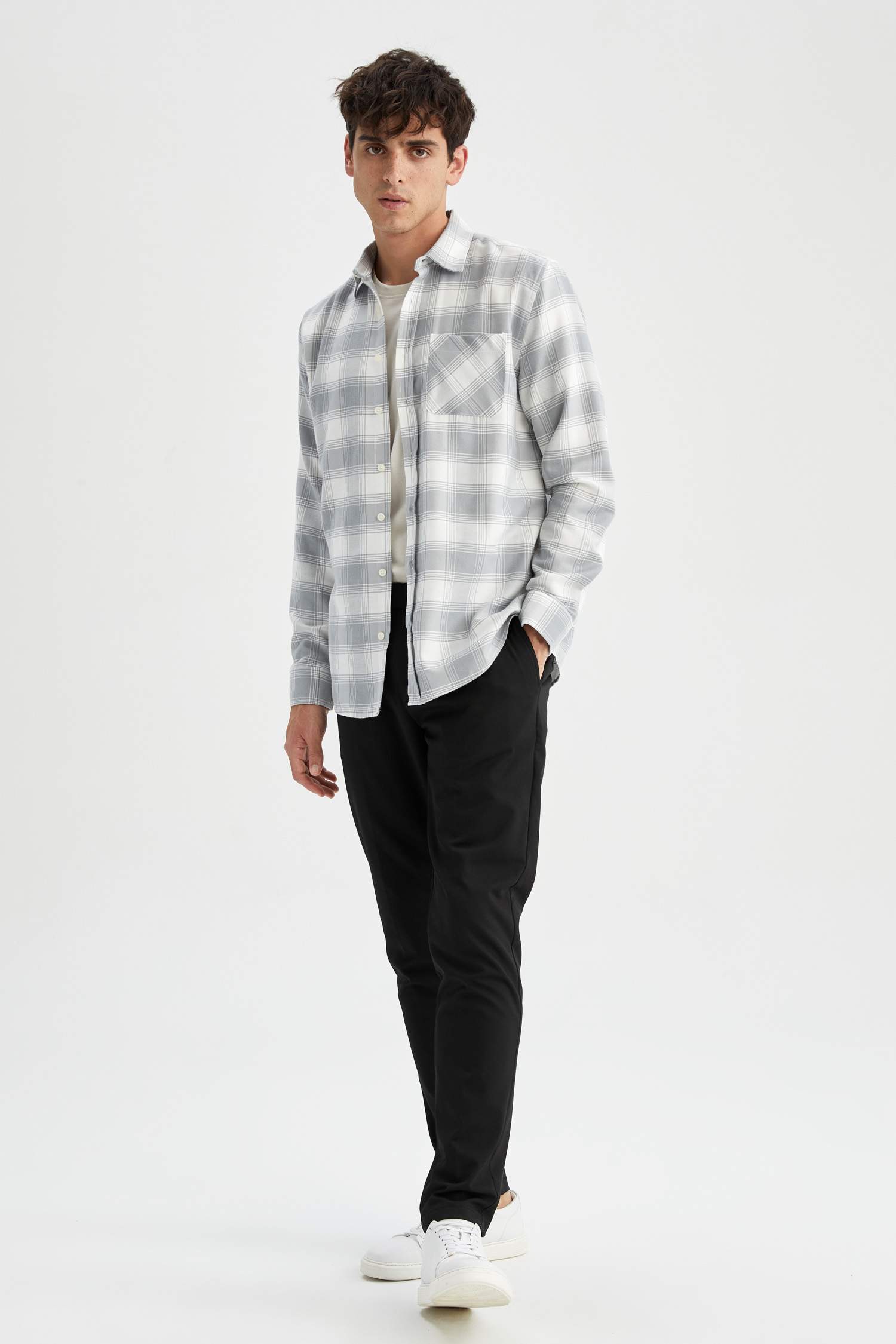 Defacto Modern Fit Kareli Uzun Kollu Gömlek. 2 Defacto Modern Fit Kareli Uzun Kollu Gömlek. 2