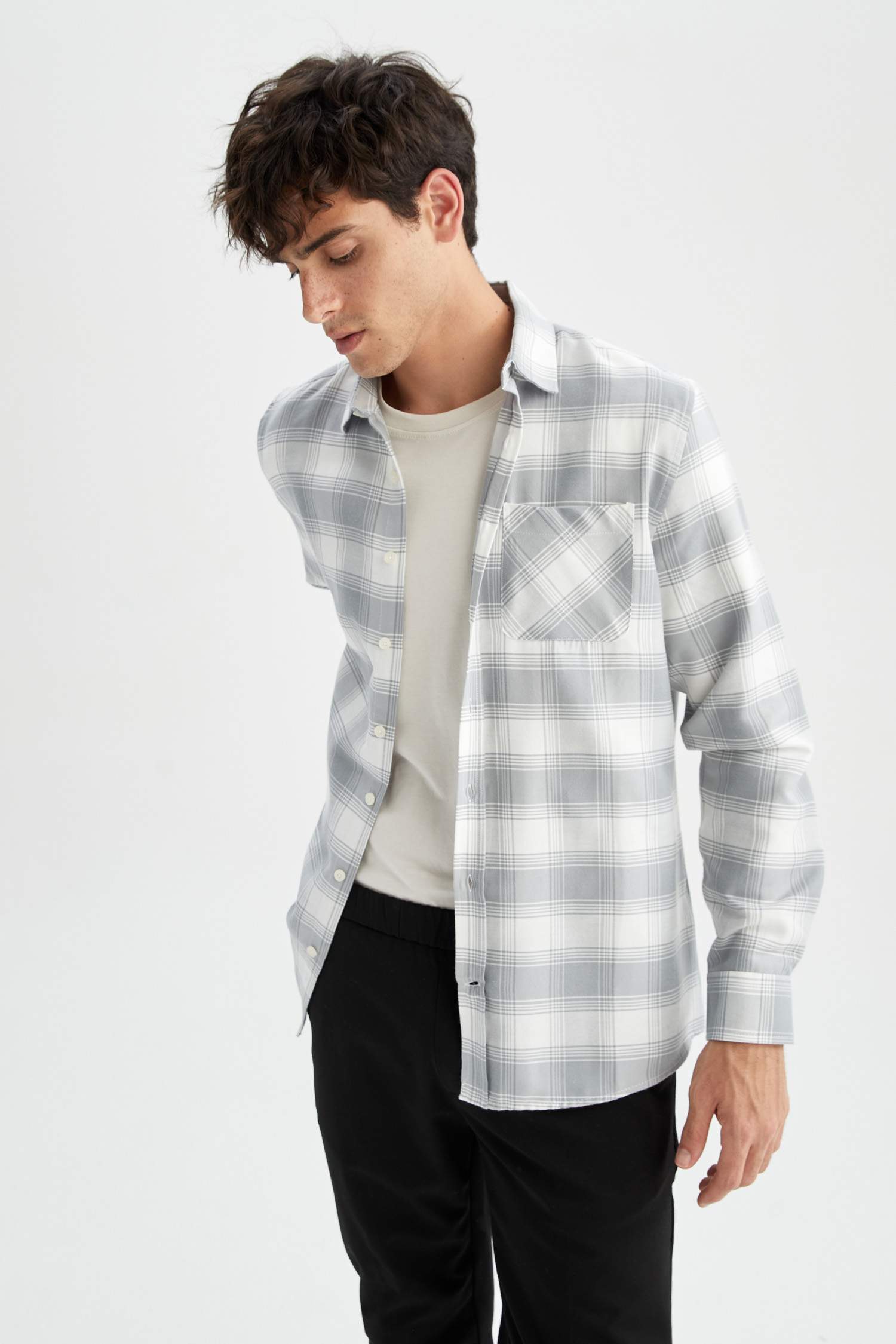 Defacto Modern Fit Kareli Uzun Kollu Gömlek. 5 Defacto Modern Fit Kareli Uzun Kollu Gömlek. 5