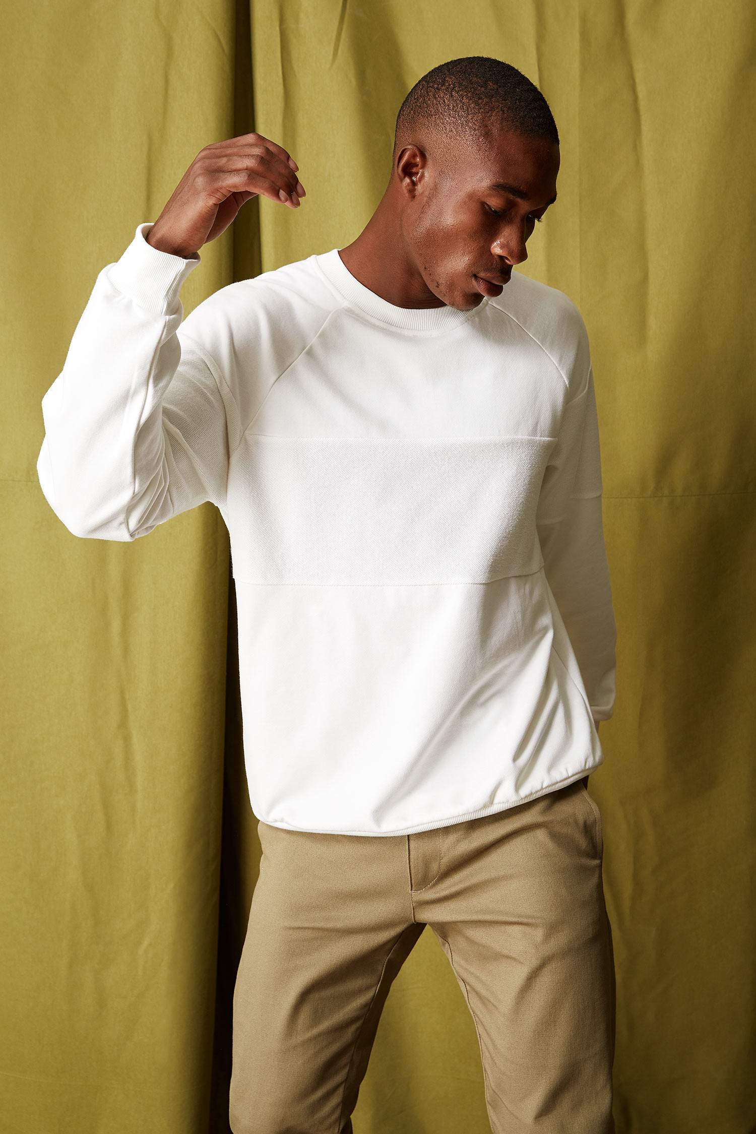 Regular Fit Bisiklet Yaka Basic Pamuklu Sweatshirt