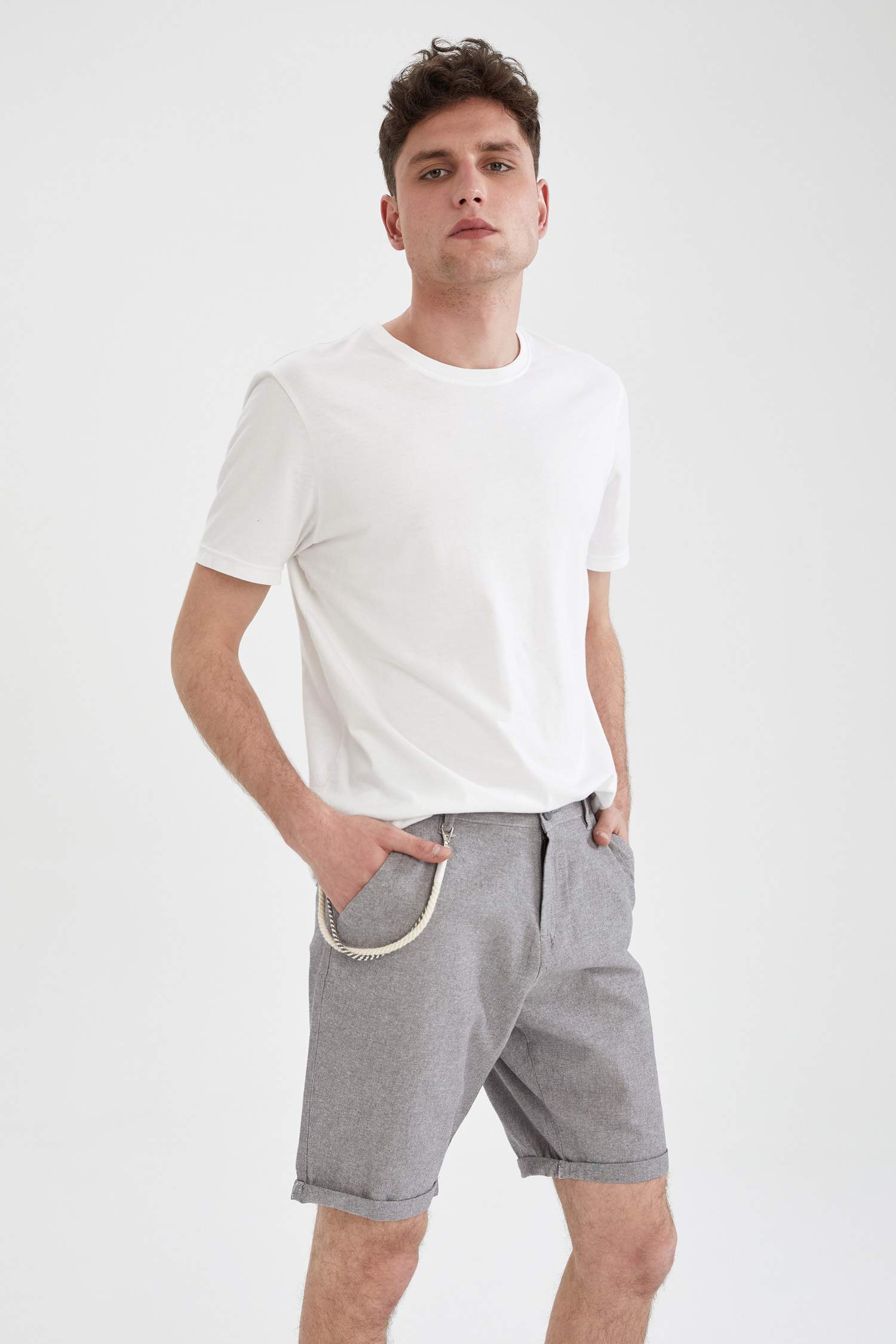 Regular Fit Aksesuar Detaylı Chino Bermuda Şort