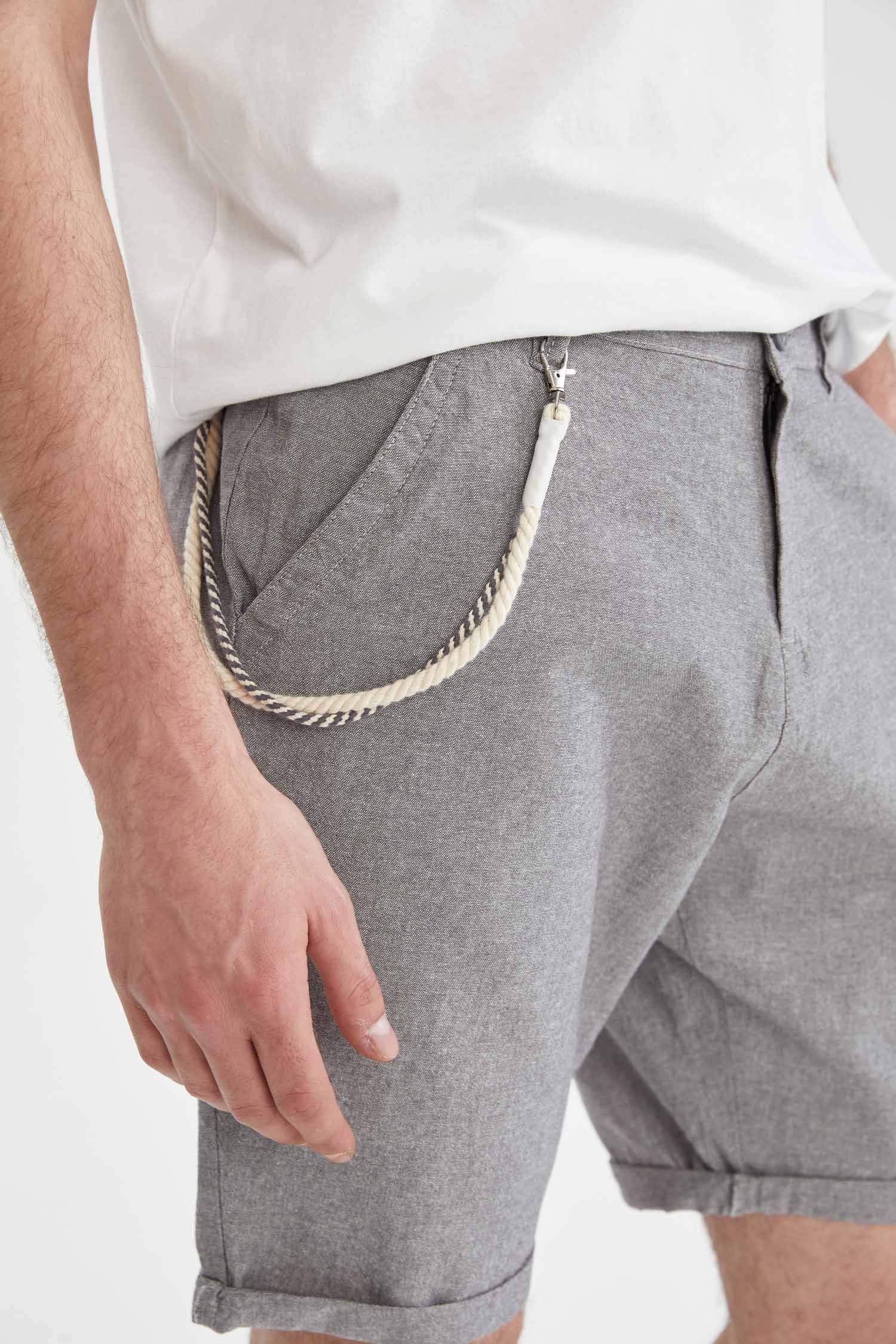 Regular Fit Aksesuar Detaylı Chino Bermuda Şort