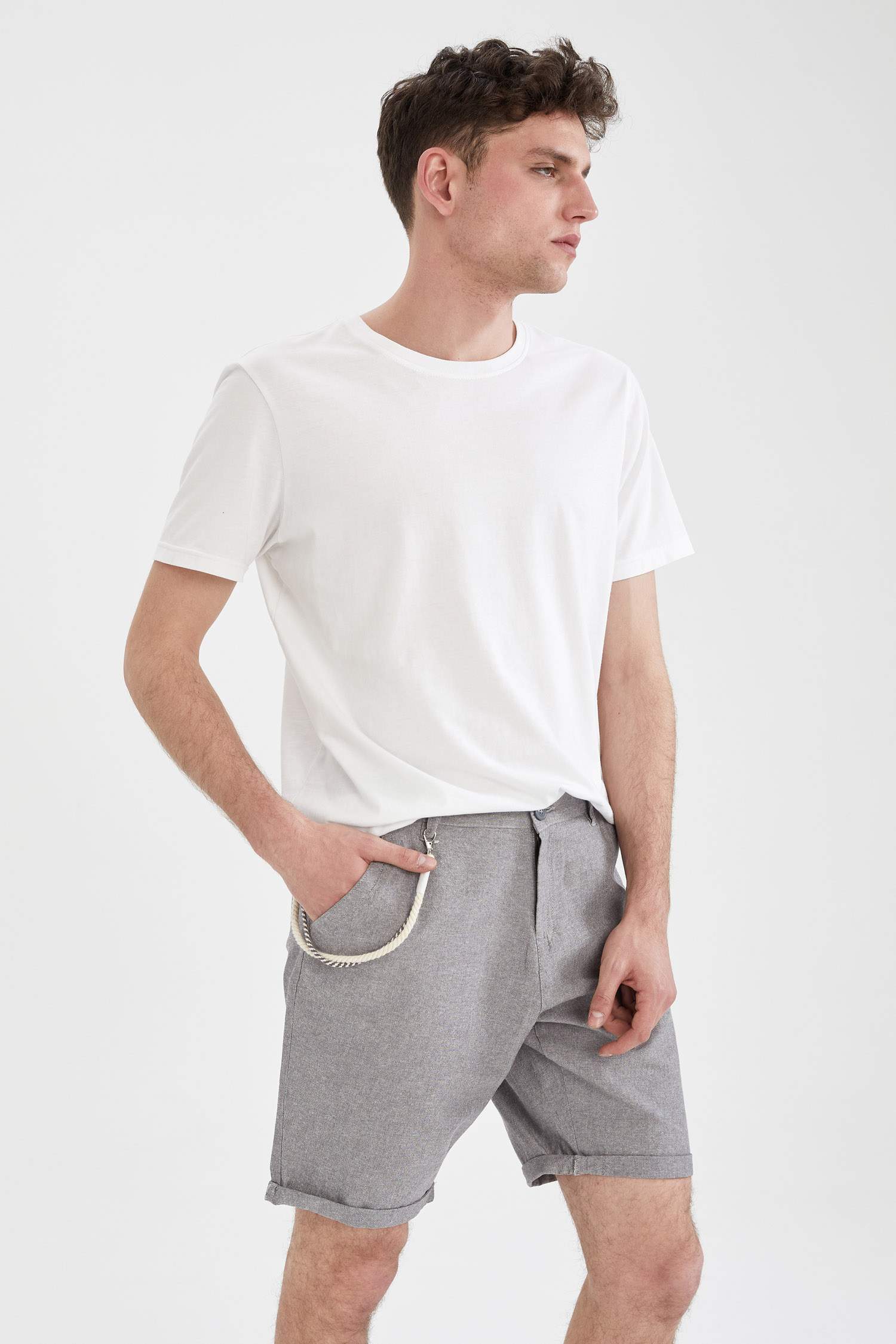 Regular Fit Aksesuar Detaylı Chino Bermuda Şort