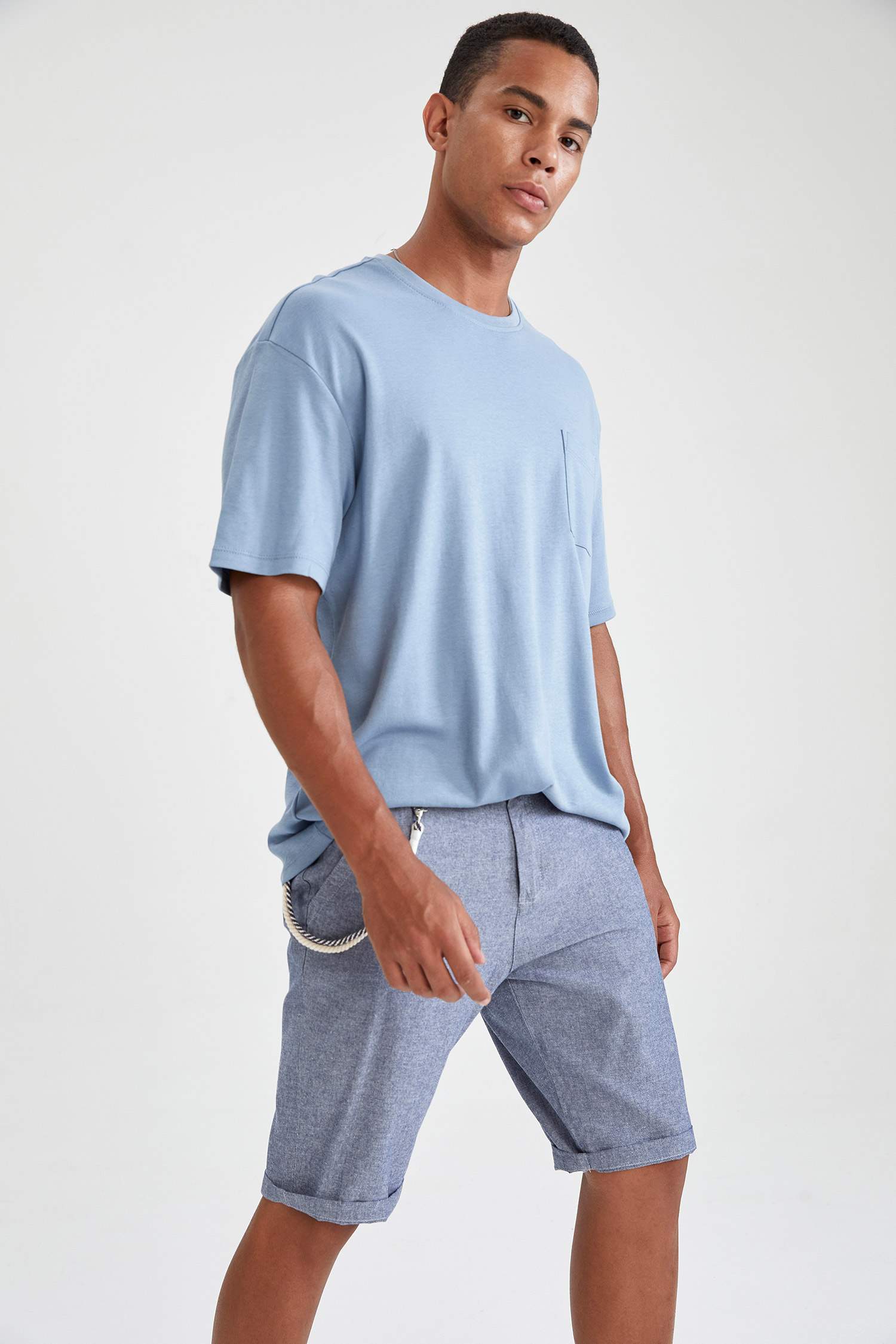 Regular Fit Aksesuar Detaylı Chino Bermuda Şort