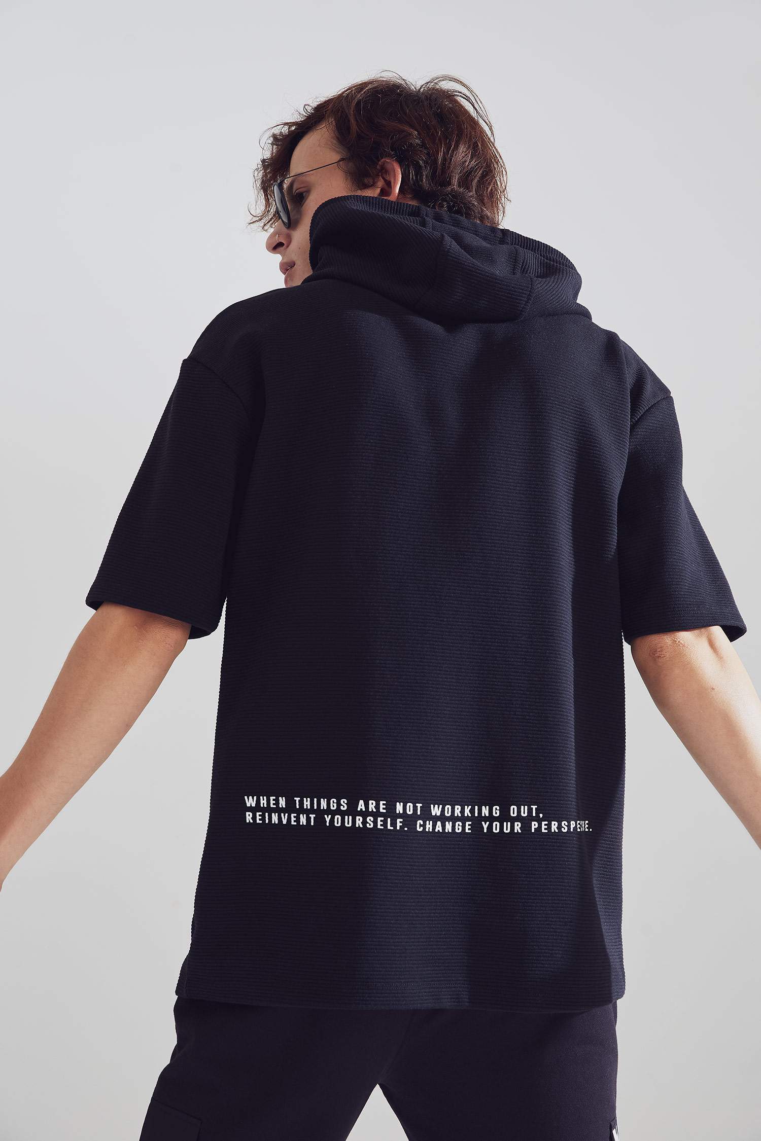 Boxy Fit Slogan Baskılı Kapüşonlu Sweatshirt