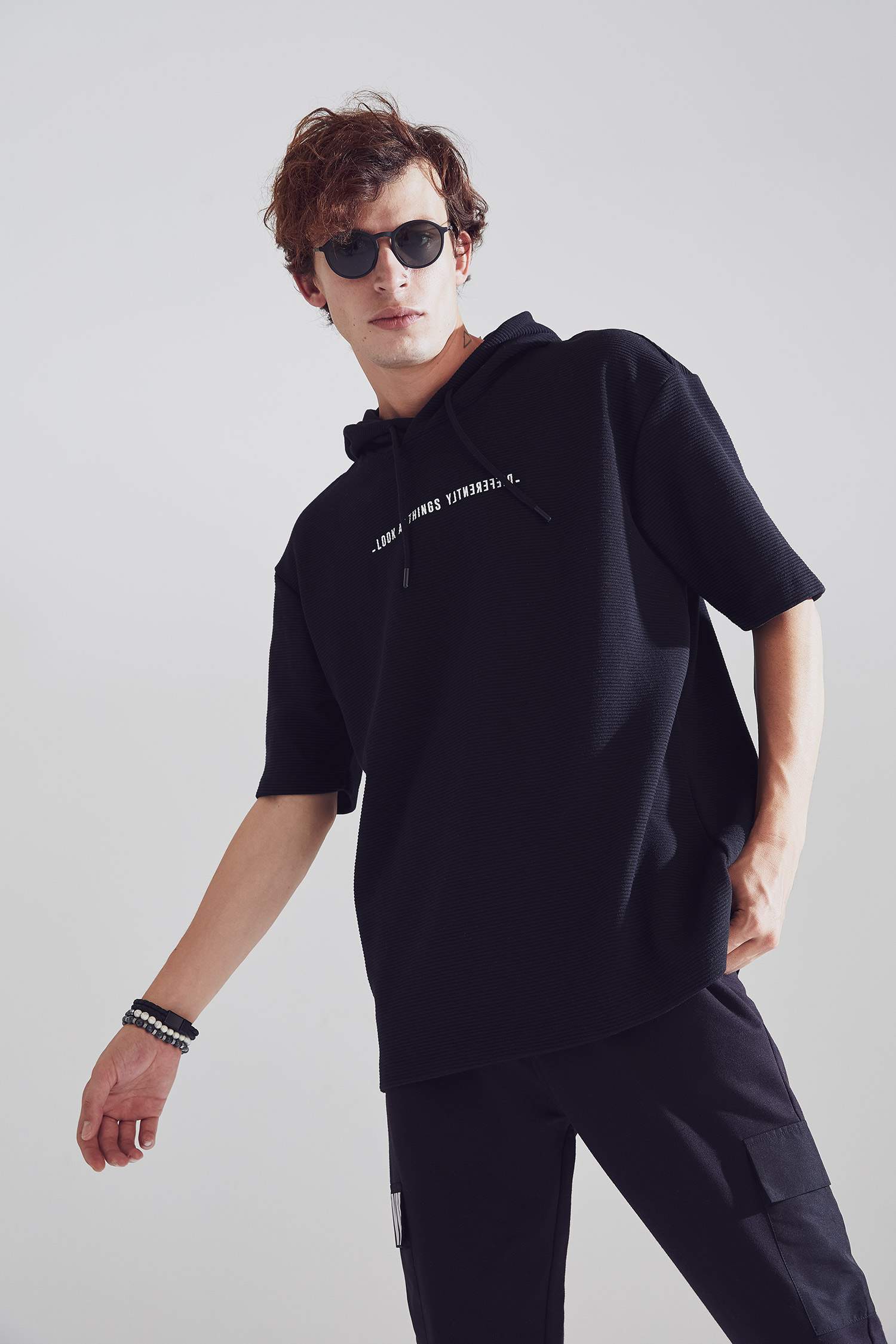 Boxy Fit Slogan Baskılı Kapüşonlu Sweatshirt
