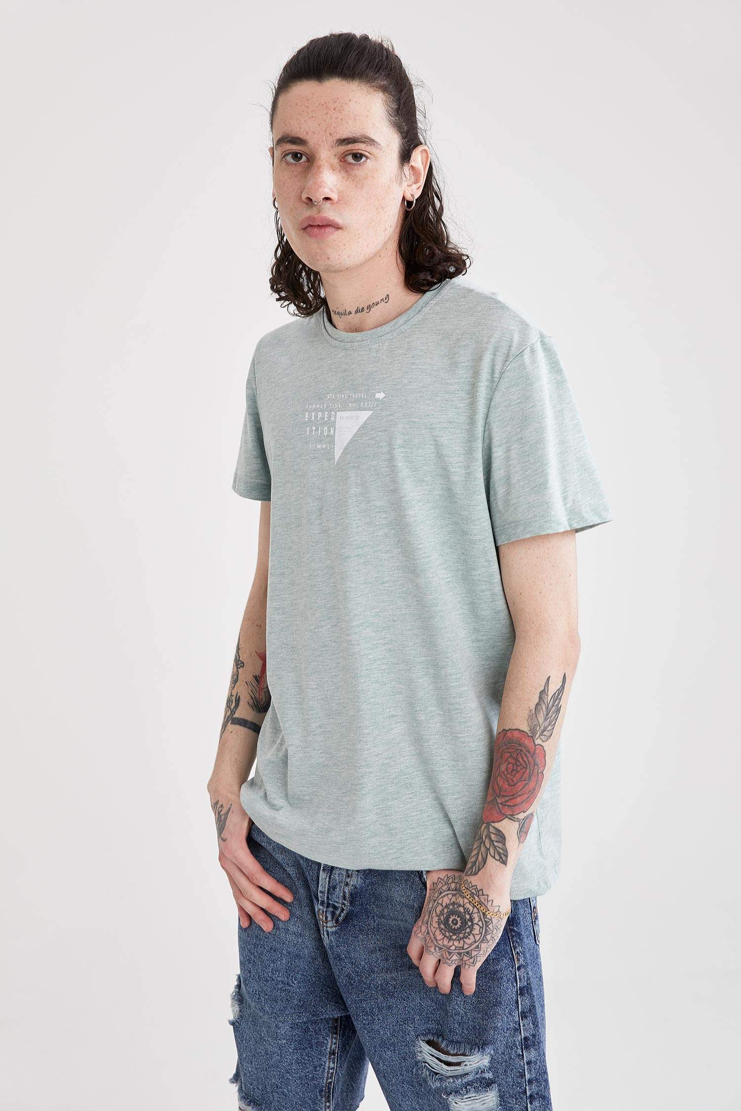 Slim Fit Bisiklet Yaka Yazı Baskılı Tişört