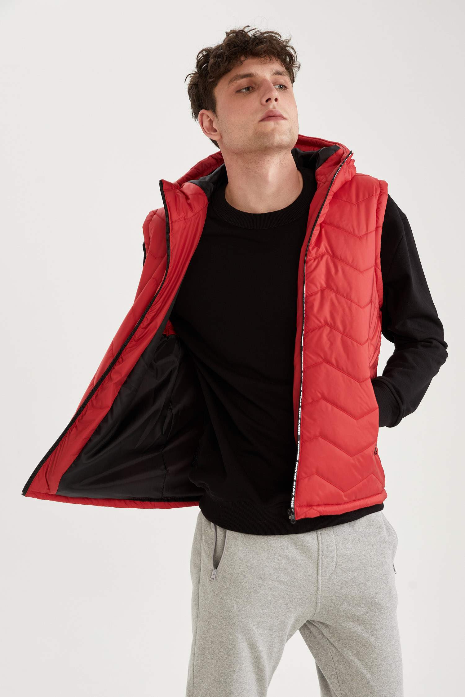 Slim Fit Kapüşonlu Şişme Yelek