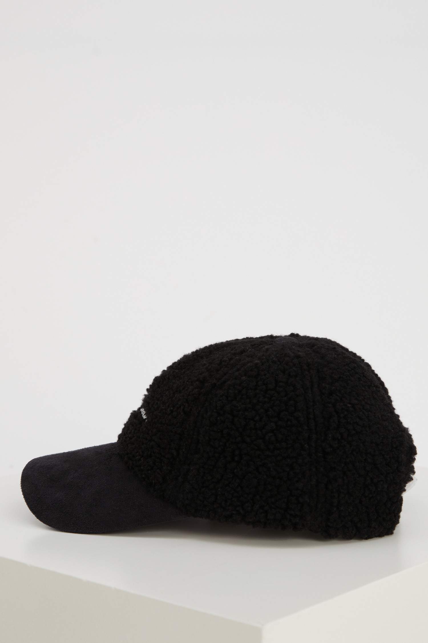 Peluş Nakışlı Şapka